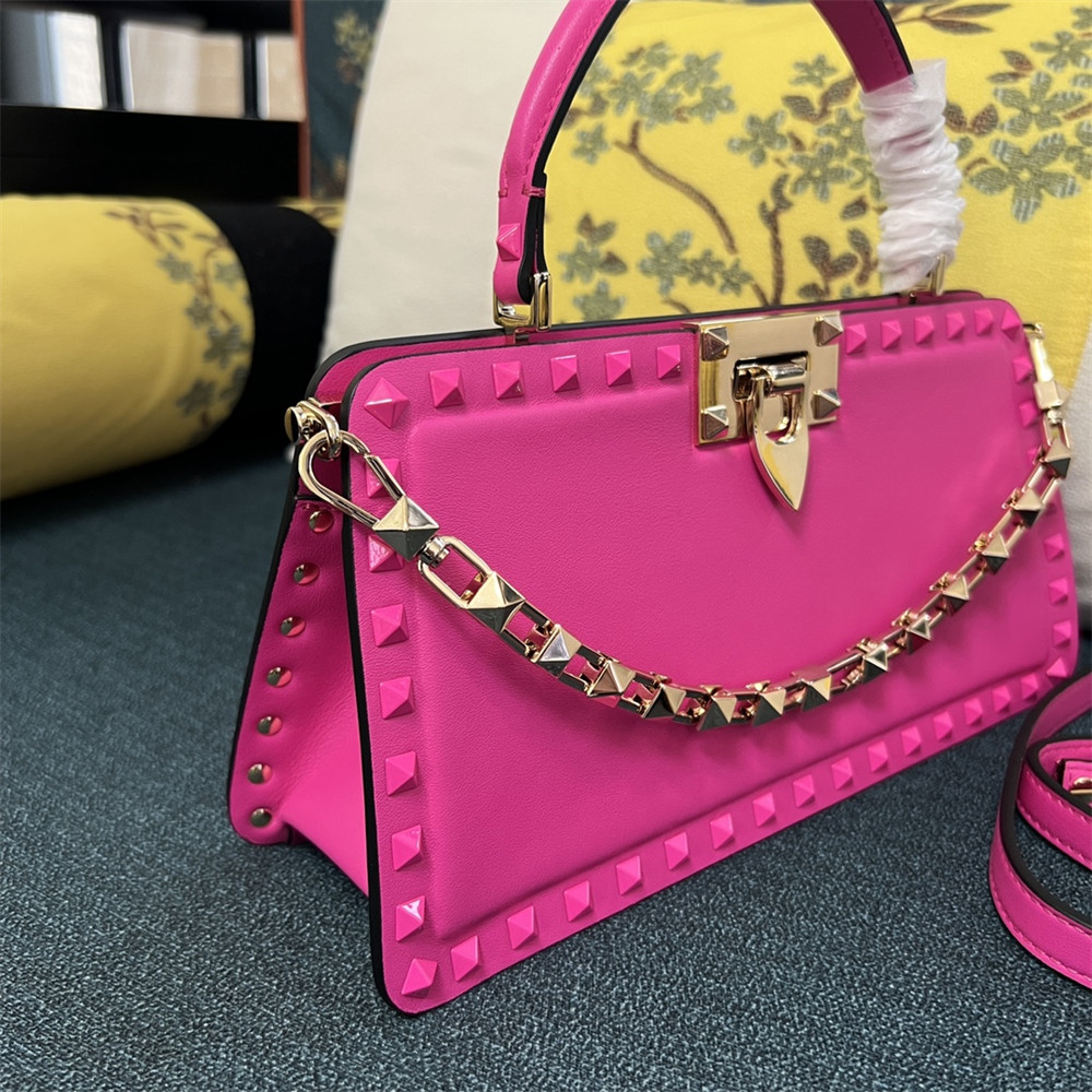 Va1e*ntin0 GARAVANI ROCKSTUD23 smooth calfskin handbag