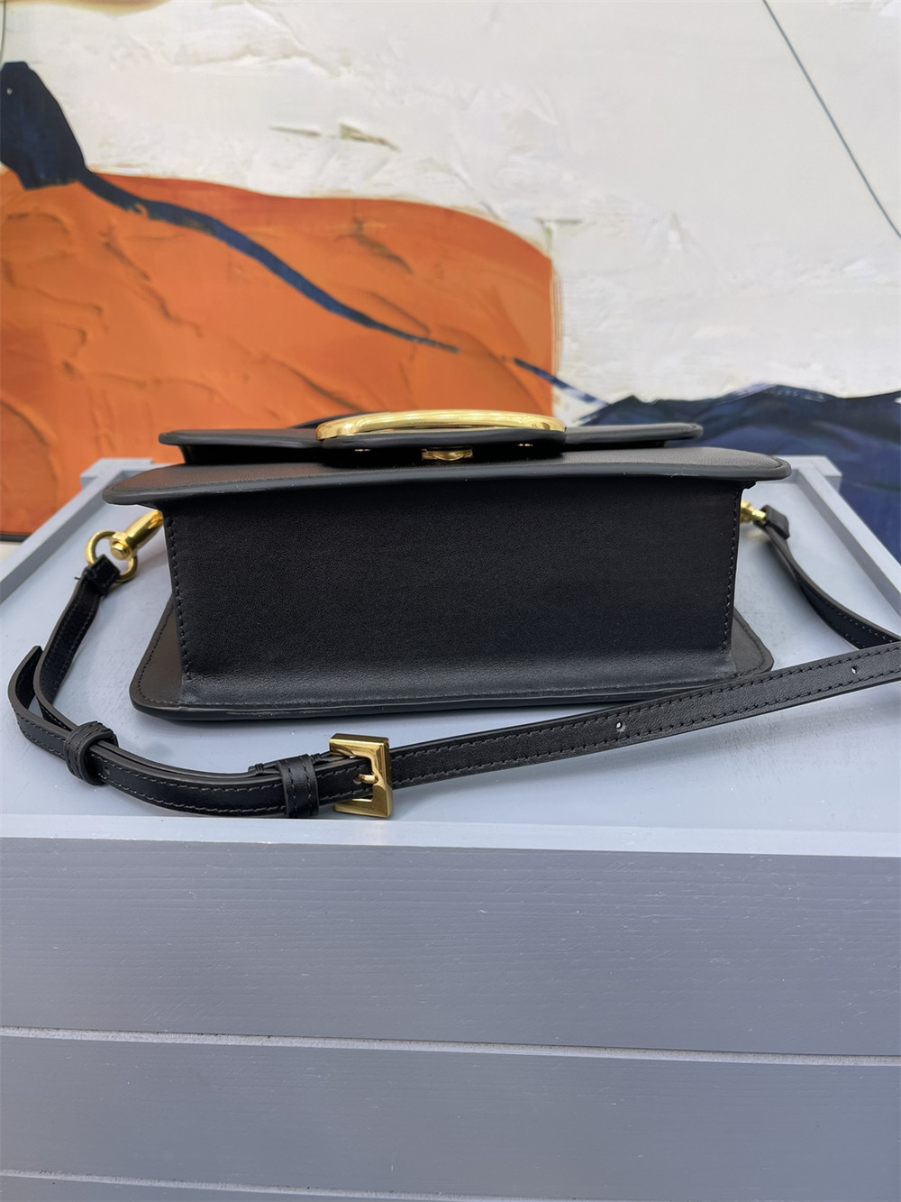 Va1e*ntin0 GARAVANI LOCÒ CALFSKIN SHOULDER SMALL BAG BLACK 22 x 16  x 7 cm