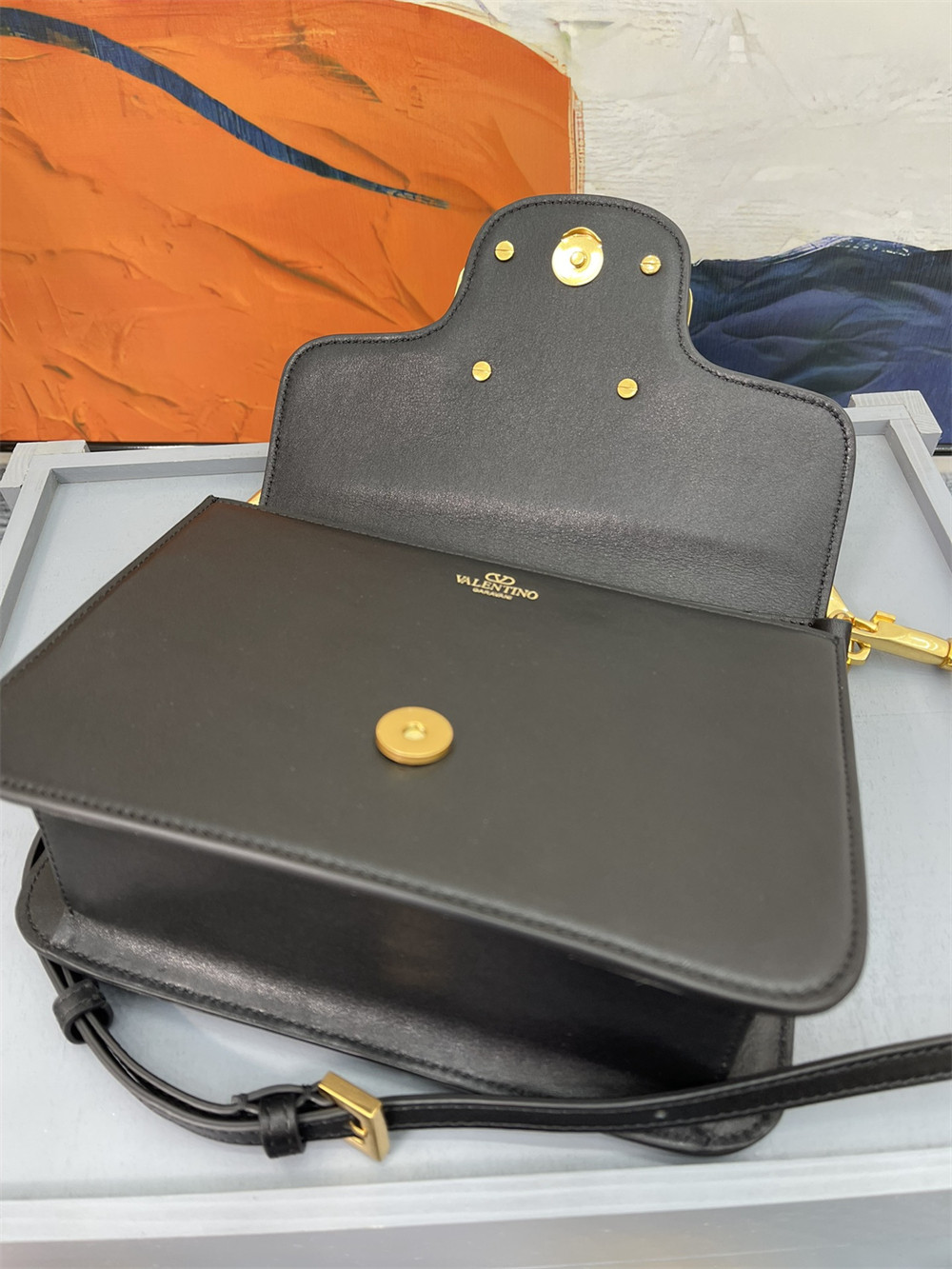 Va1e*ntin0 GARAVANI LOCÒ CALFSKIN SHOULDER SMALL BAG BLACK 22 x 16  x 7 cm