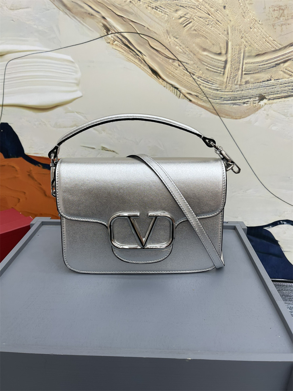 Va1e*ntin0 GARAVANI LOCÒ CALFSKIN SHOULDER SMALL BAG SILVER 22 x 16  x 7 cm