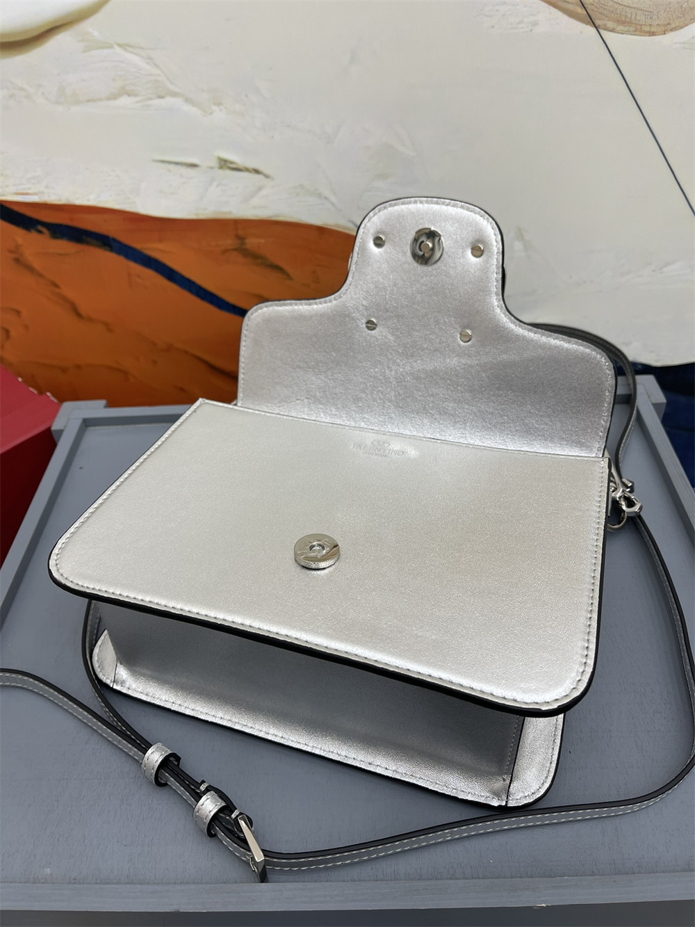 Va1e*ntin0 GARAVANI LOCÒ CALFSKIN SHOULDER SMALL BAG SILVER 22 x 16  x 7 cm