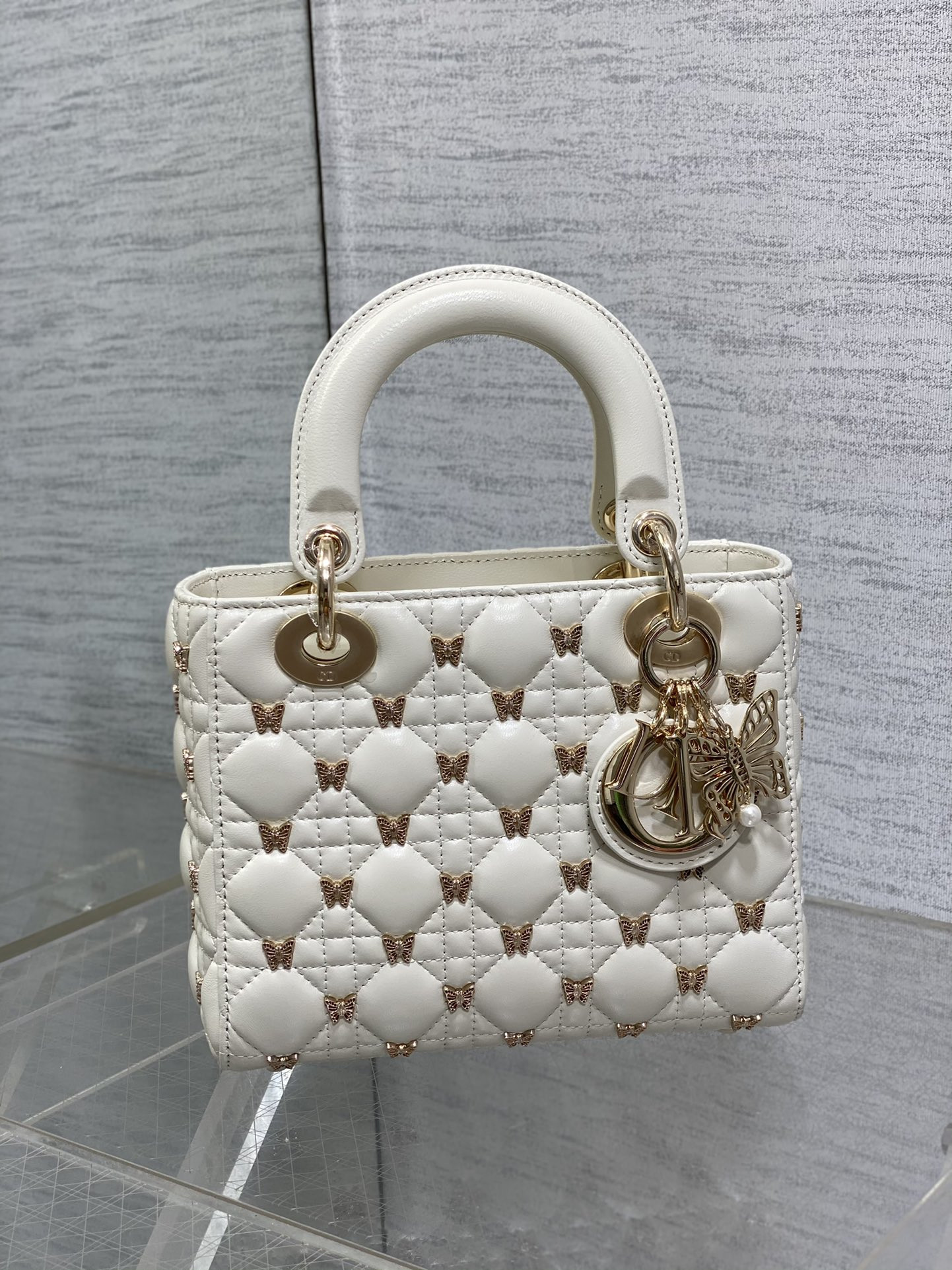 SMALL LADY D10r White with Butterfly Studs