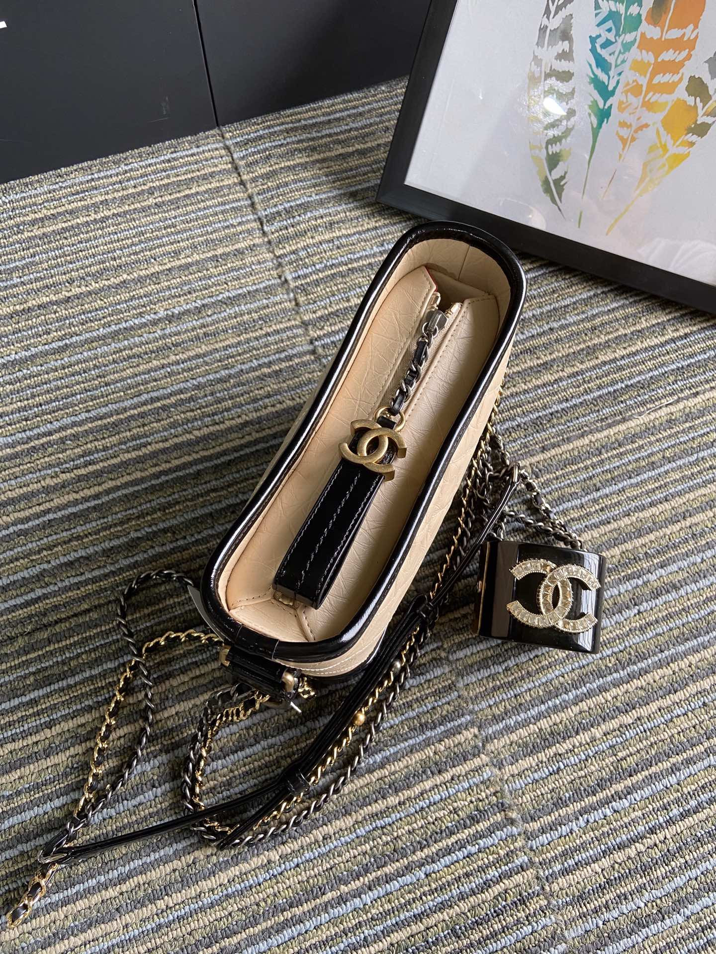 Ch**el Gabrielle SMALL PINK with shoulder strap letters 20 x 15 x 8cm