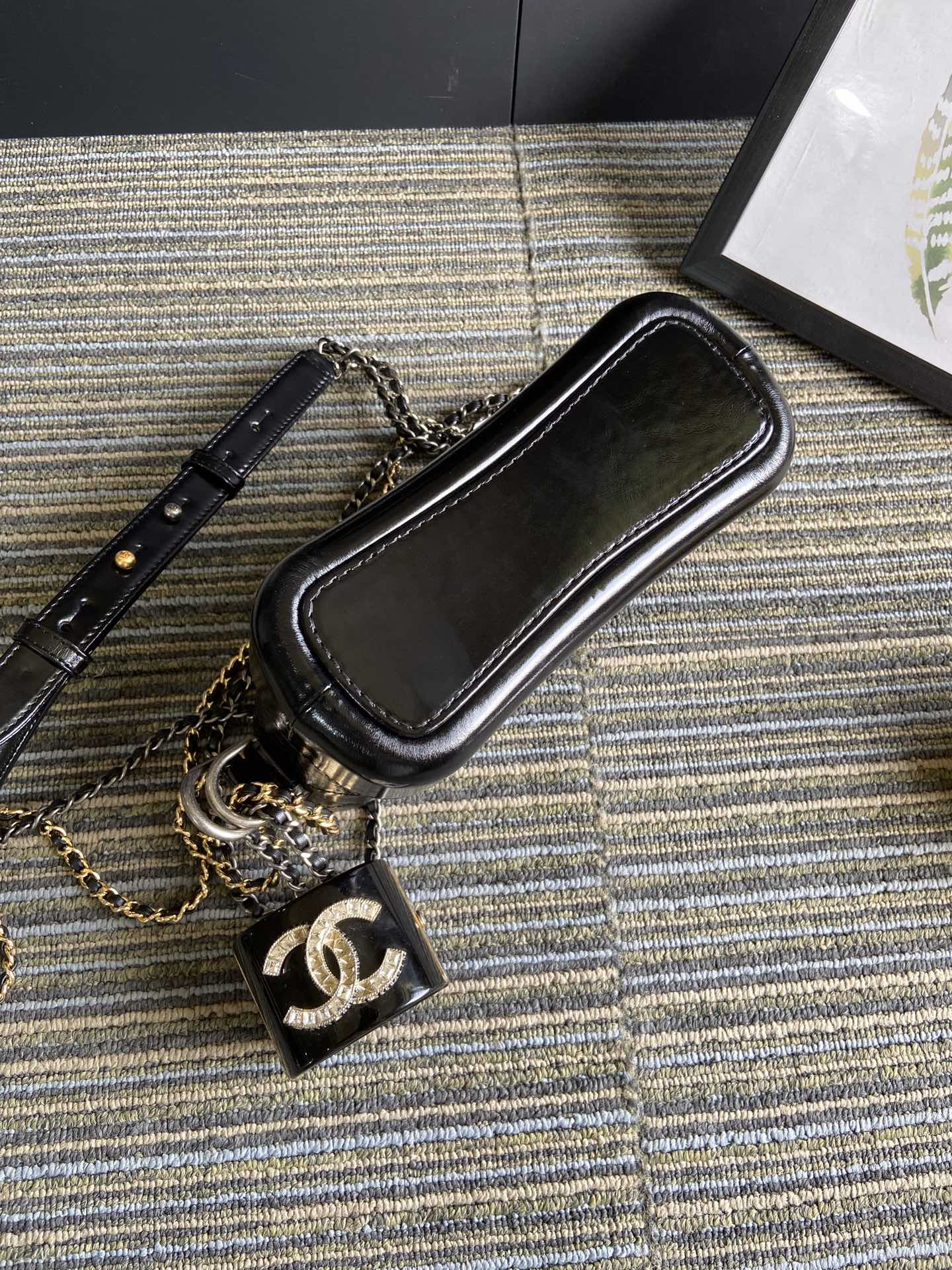 Ch**el Gabrielle SMALL BLACK with shoulder strap letters 20 x 15 x 8cm