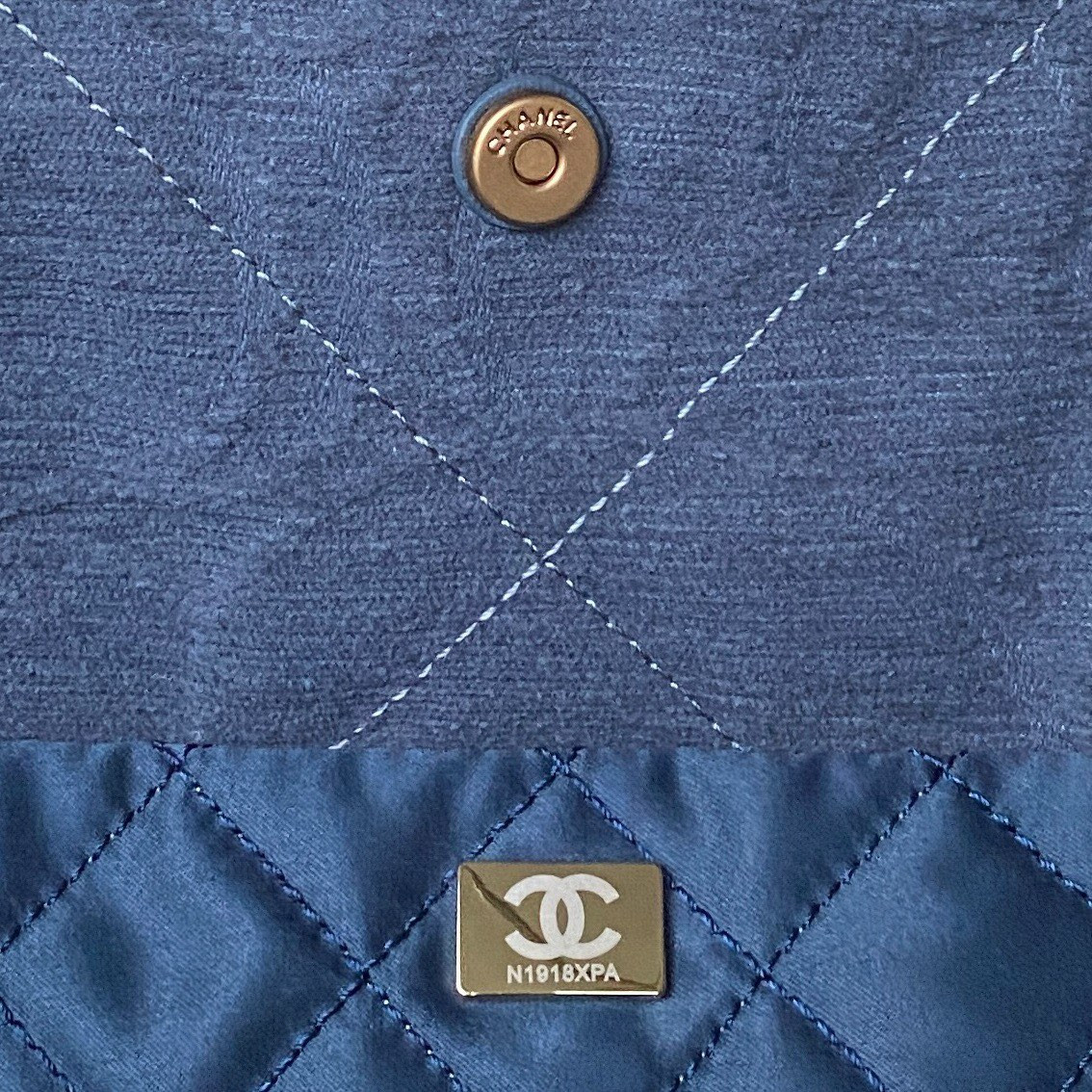 Ch**el 22 HANDBAG velvet blue 15.2×16.4×3.1 in