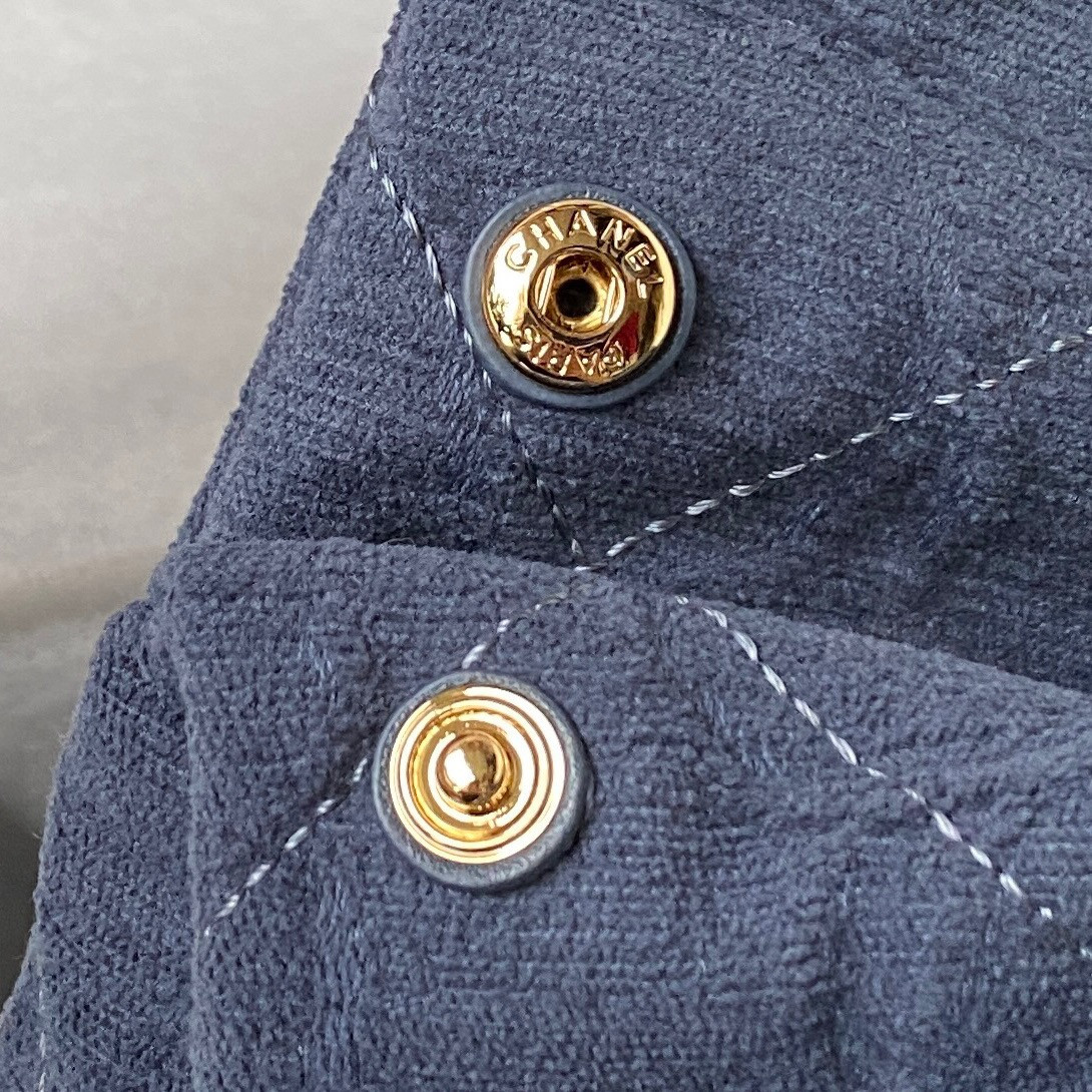 Ch**el 22 SMALL HANDBAG velvet NAVY 13.7×14.4×2.7 in