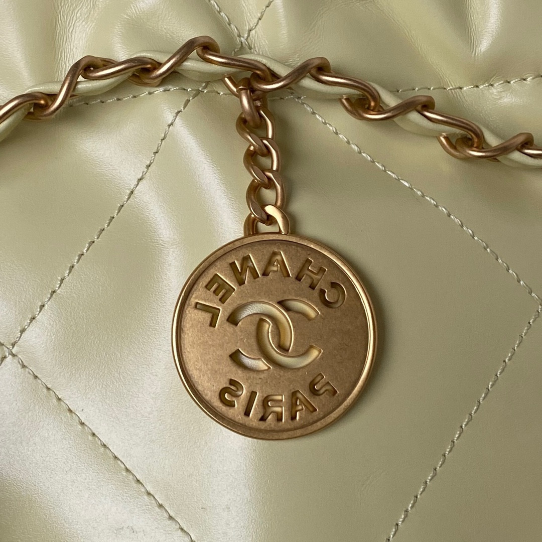 Ch**el 22 HANDBAG Shiny Calfskin YELLOW 30×45×8cm