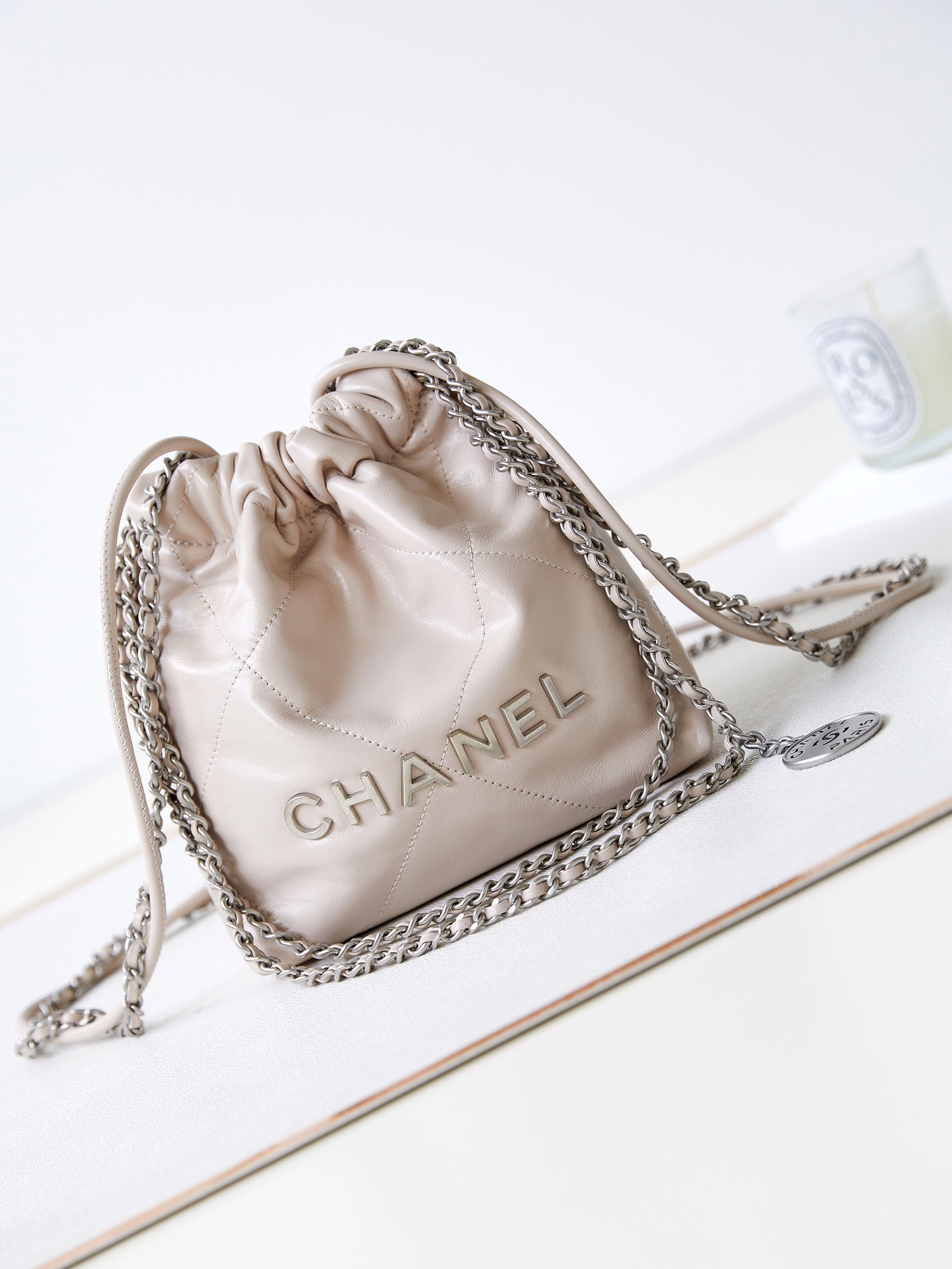 Ch**el 22 MINI HANDBAG Shiny Calfskin Apricot 7.8 × 7.4 × 2.3 in