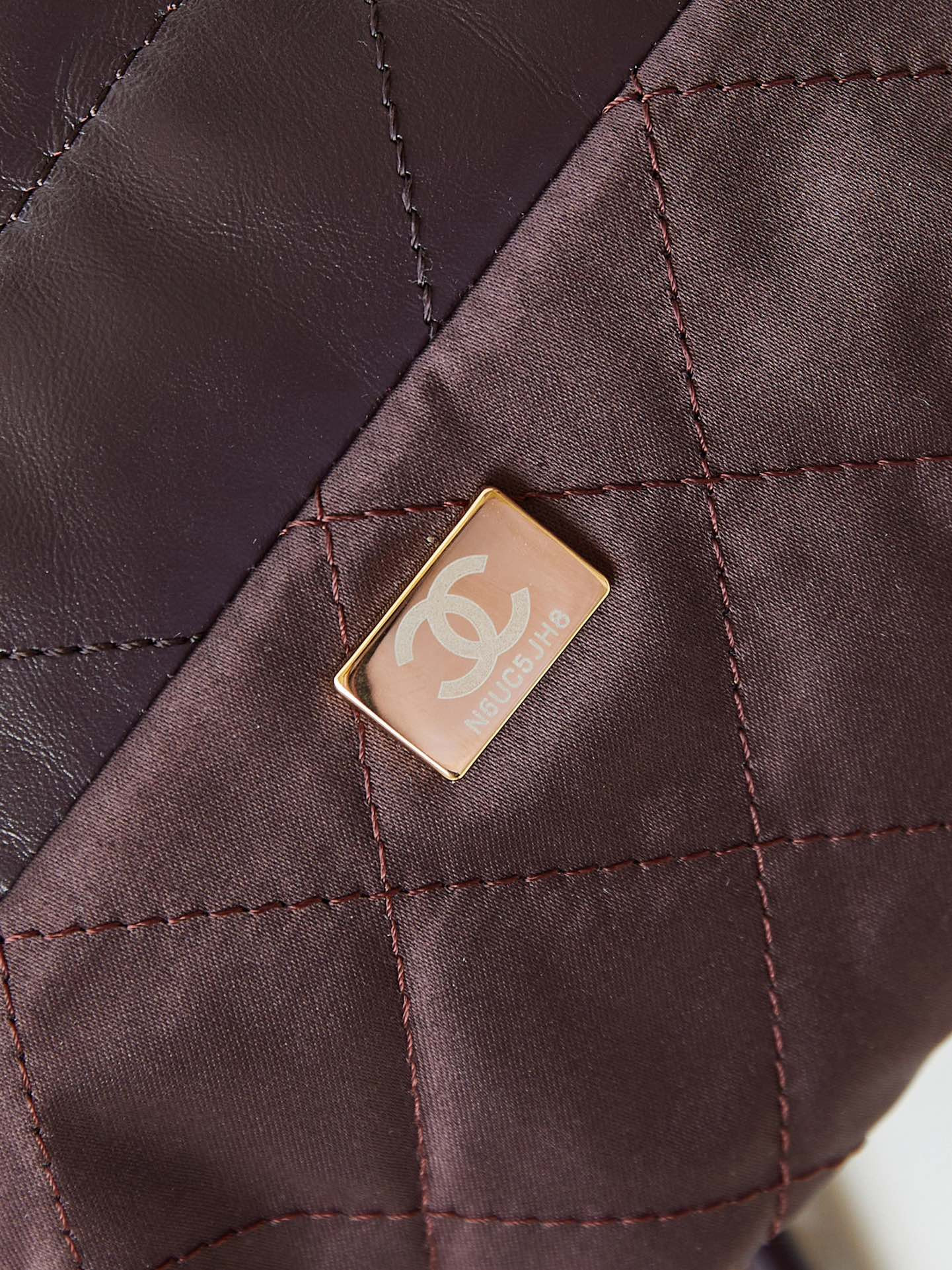 Ch**el 22 MINI HANDBAG Shiny Calfskin 7.8 × 7.4 × 2.3 in