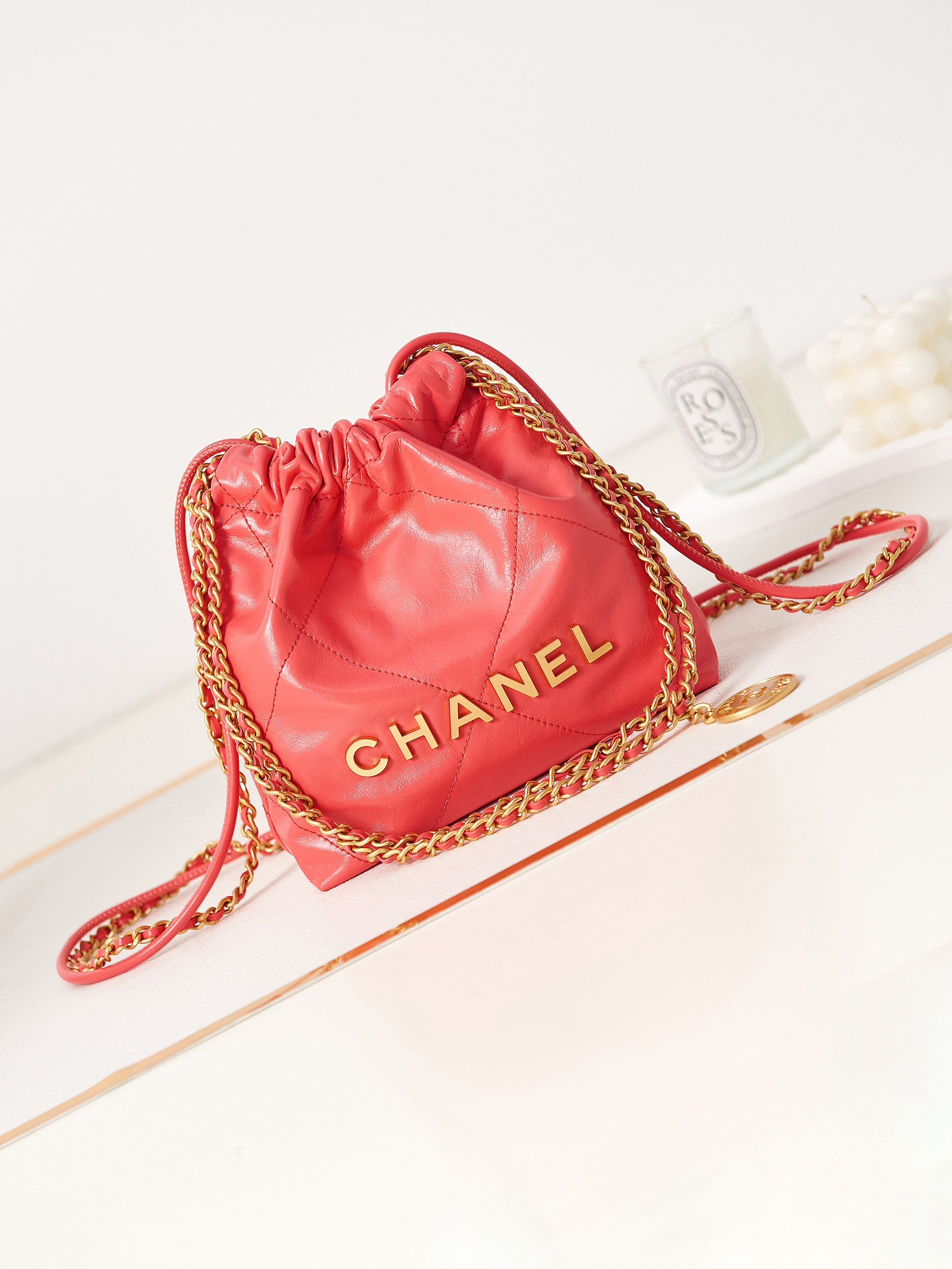Ch**el 22 MINI HANDBAG Shiny Calfskin red 7.8 × 7.4 × 2.3 in