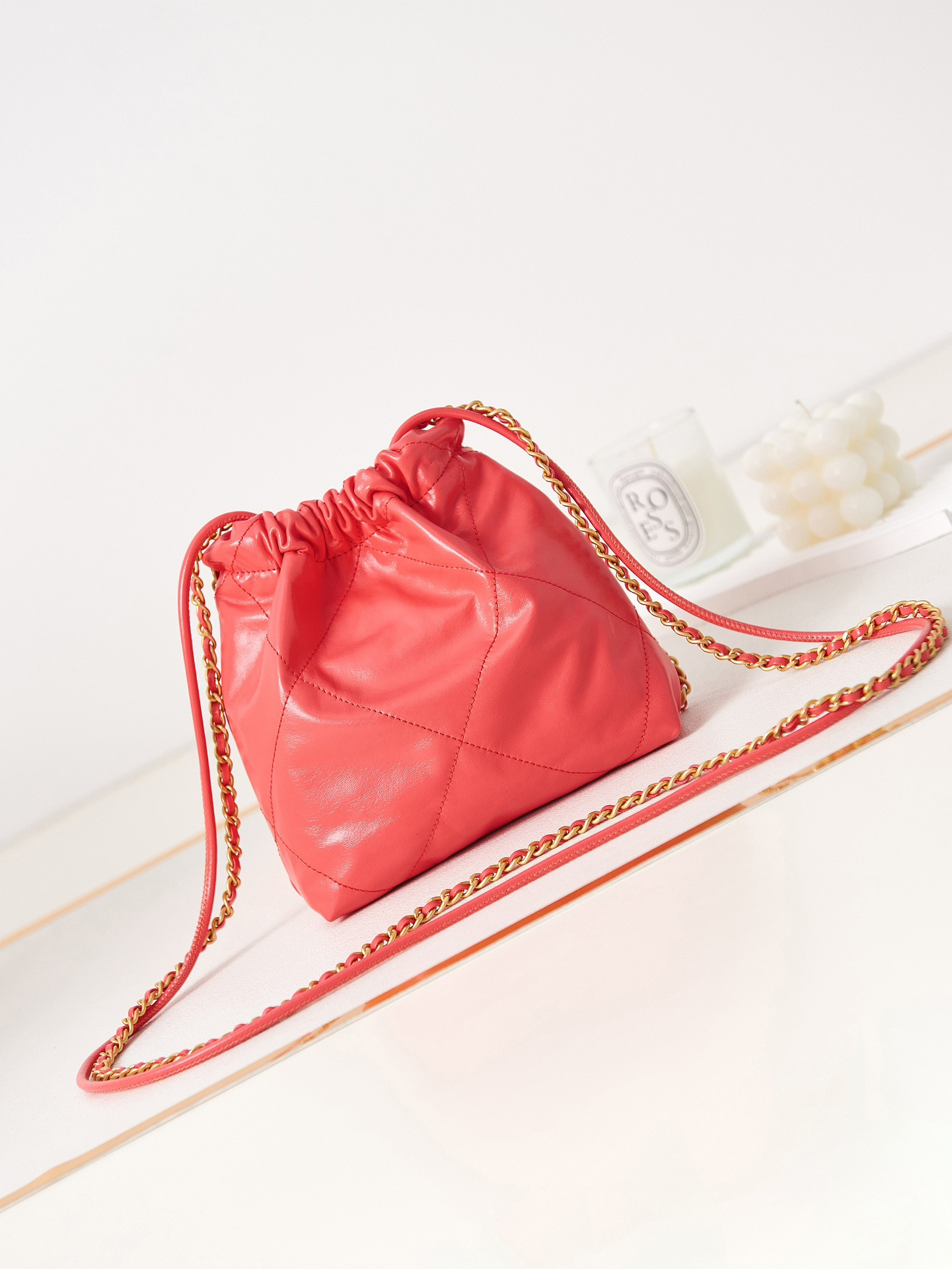 Ch**el 22 MINI HANDBAG Shiny Calfskin red 7.8 × 7.4 × 2.3 in