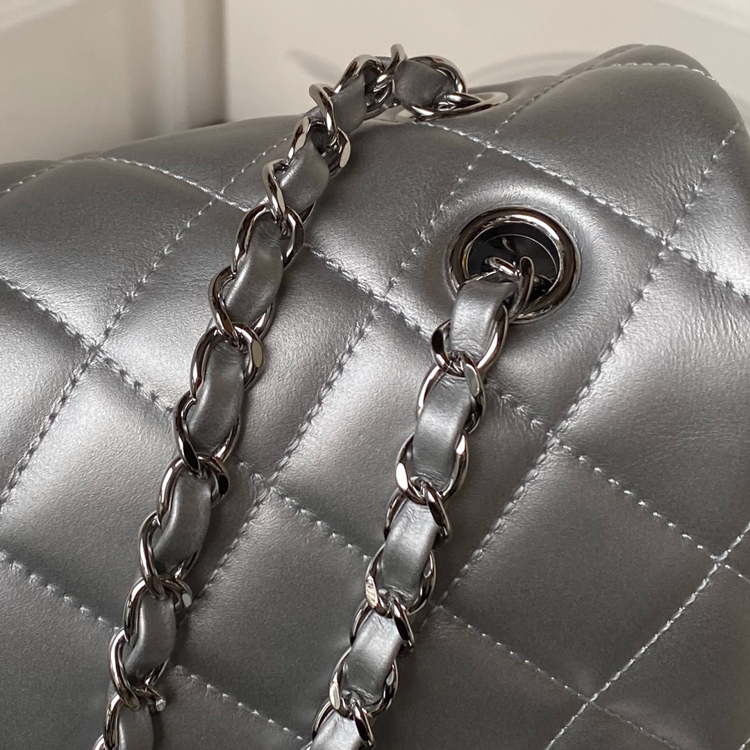 Ch**el CLASSIC FLAP SILVER 28x38x12cm