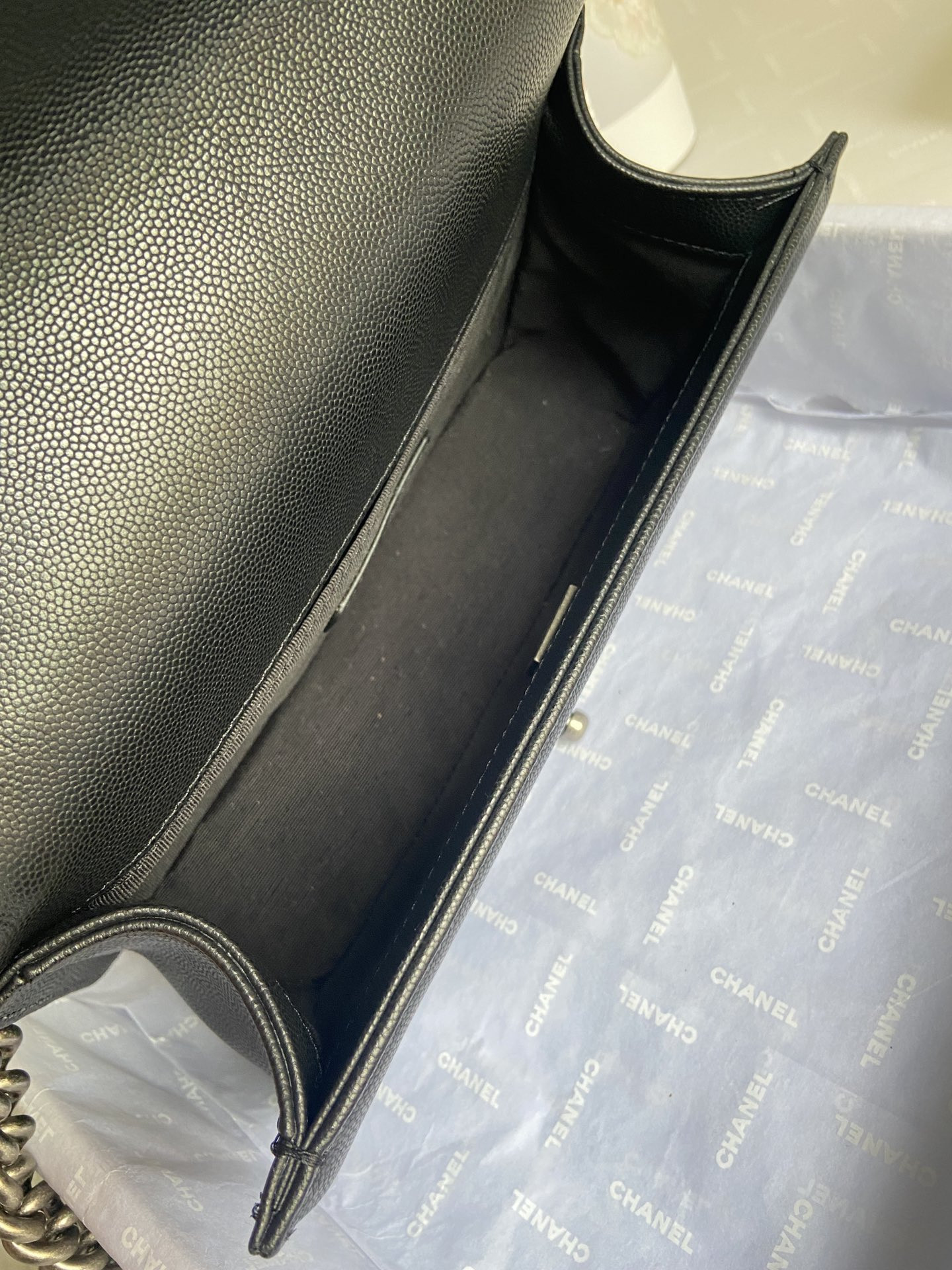 BOY Ch**el HANDBAG Shiny Grained Calfskin 5.9 × 9.8 × 3.5 in