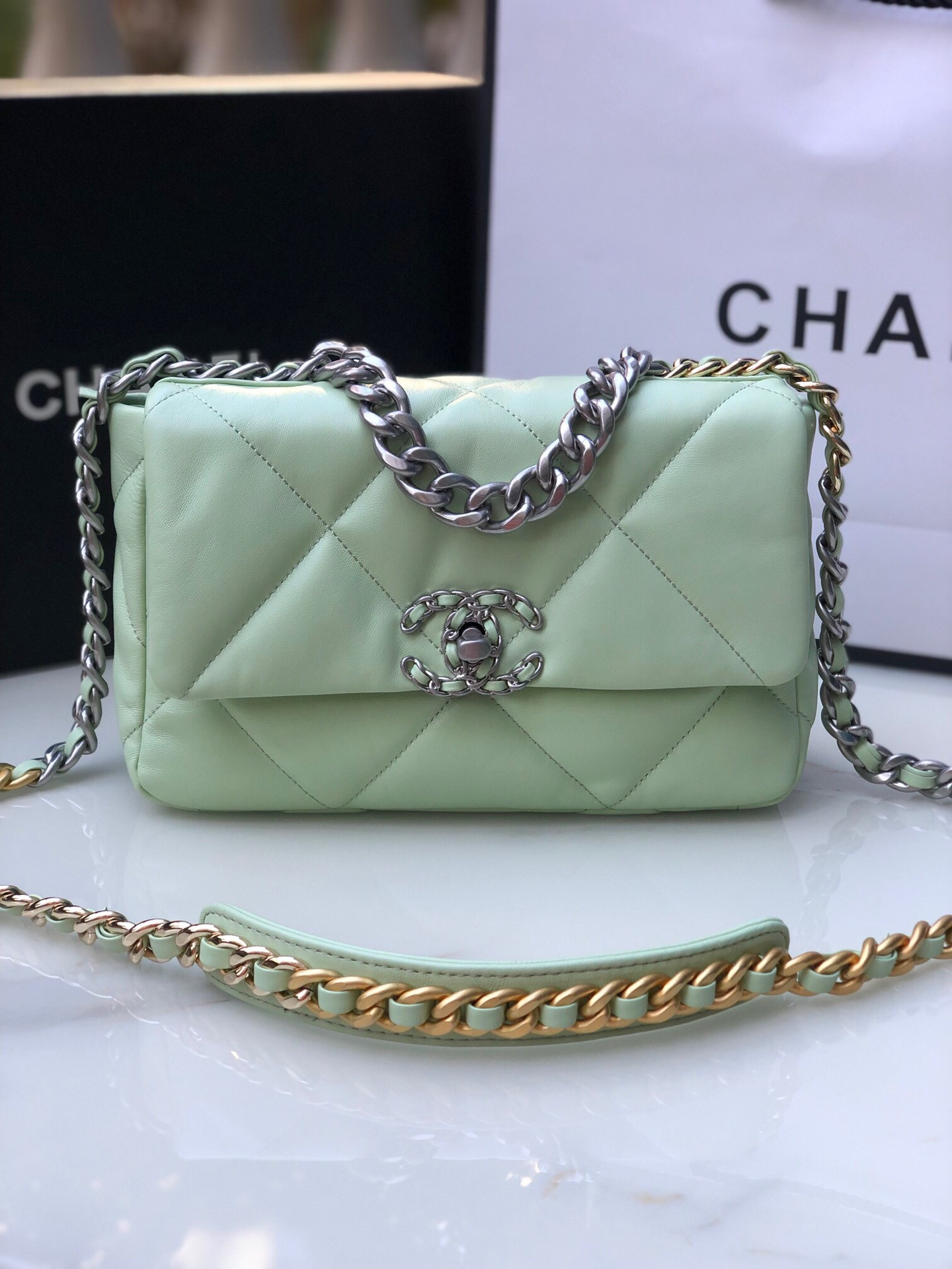 Ch**el 19 HANDBAG Shiny Leather, Gold-Tone, Silver-Tone & Ruthenium-Finish Metal Green 6.2 × 10.1 × 3.5 in