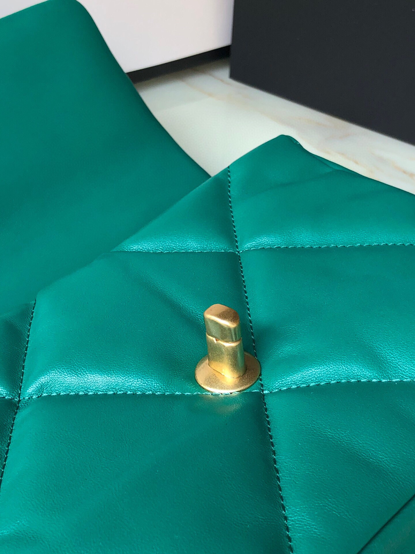 Ch**el 19 HANDBAG Shiny Leather, Gold-Tone, Silver-Tone & Ruthenium-Finish Metal Green 6.2 × 10.1 × 3.5 in