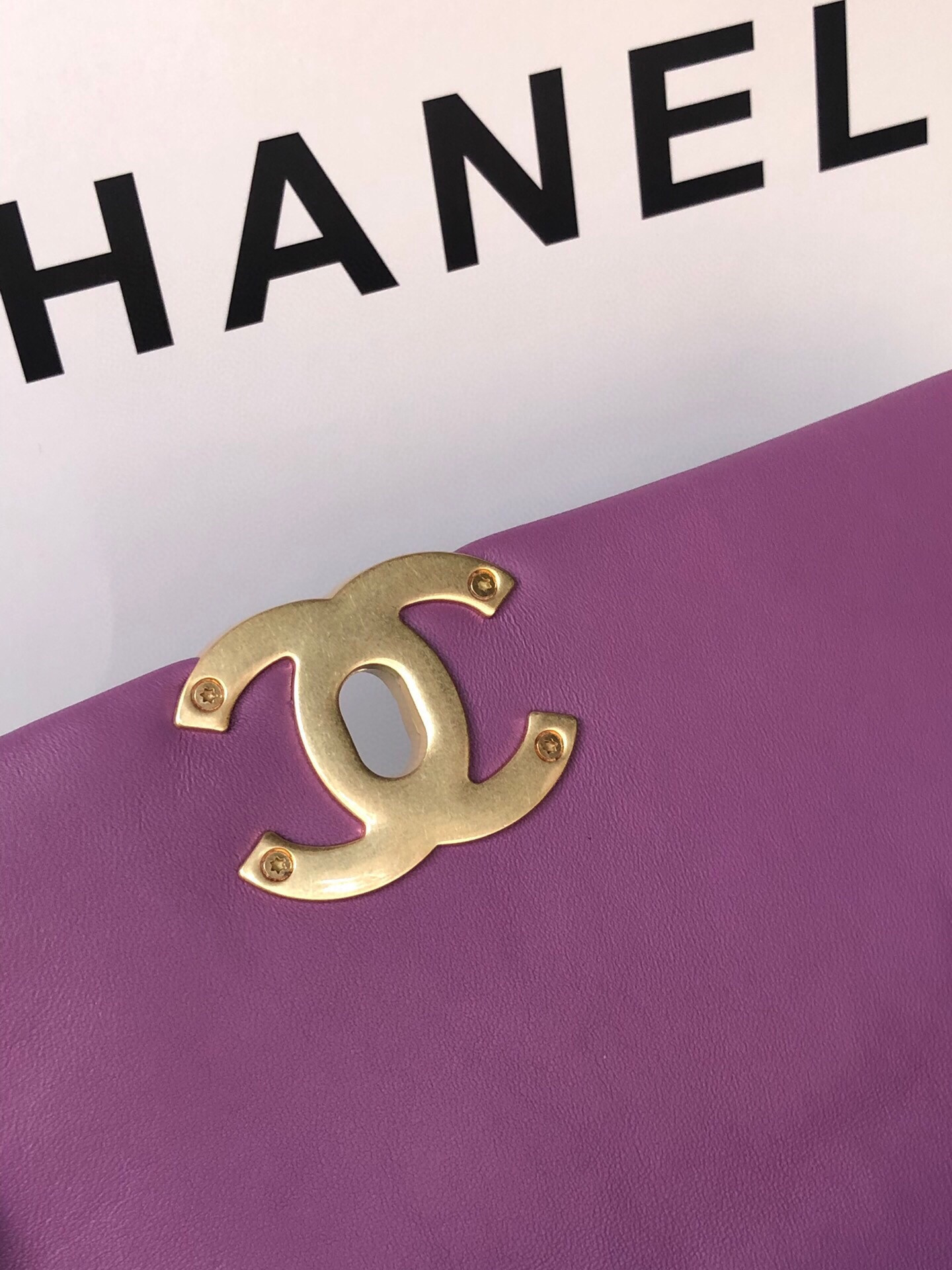 Ch**el 19 HANDBAG Shiny Leather, Gold-Tone, Silver-Tone & Ruthenium-Finish Metal Purple 6.2 × 10.1 × 3.5 in