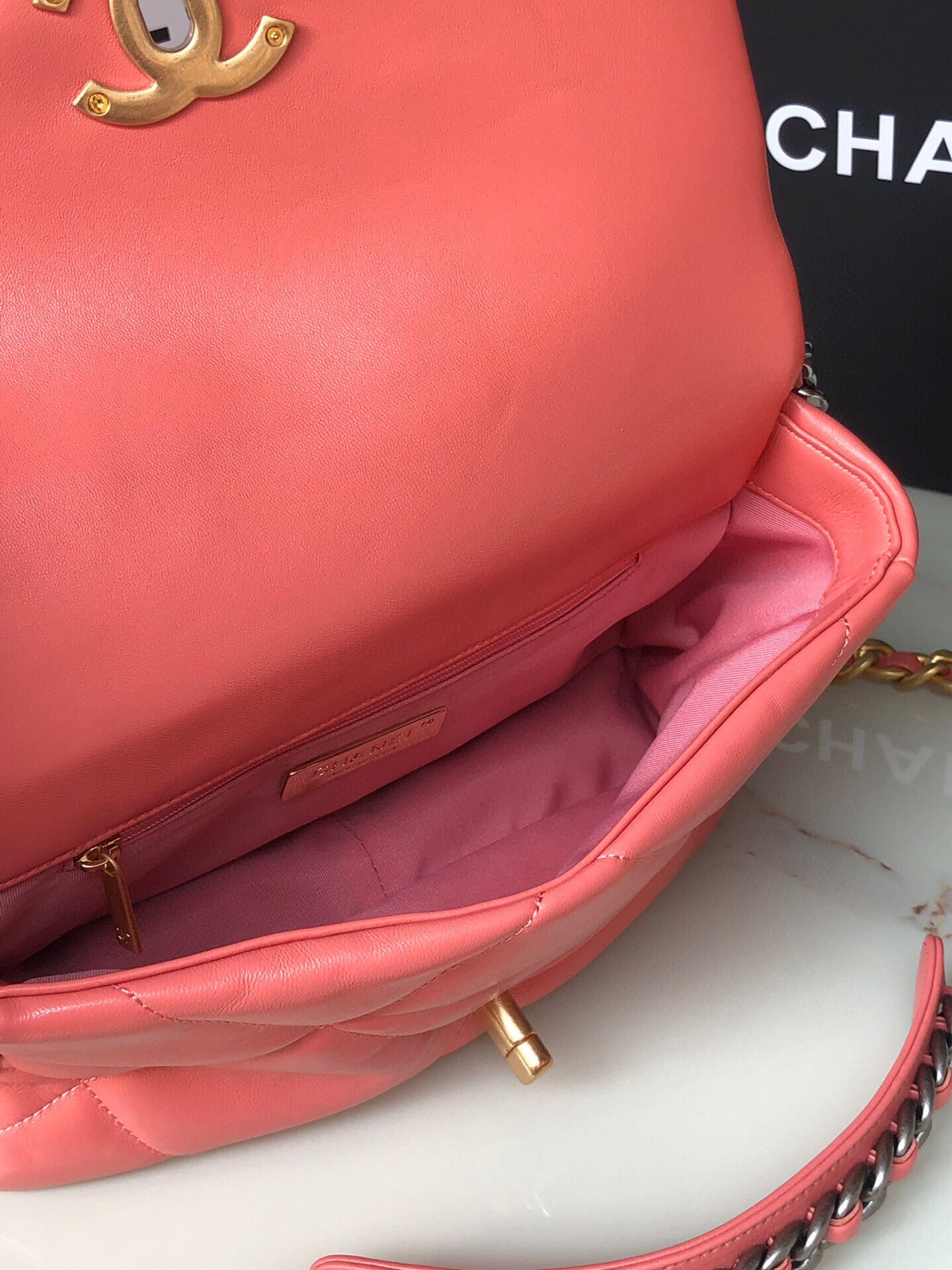 Ch**el 19 HANDBAG Shiny Pink Gold-Tone, Silver-Tone & Ruthenium-Finish Metal 6.2 × 10.1 × 3.5 in