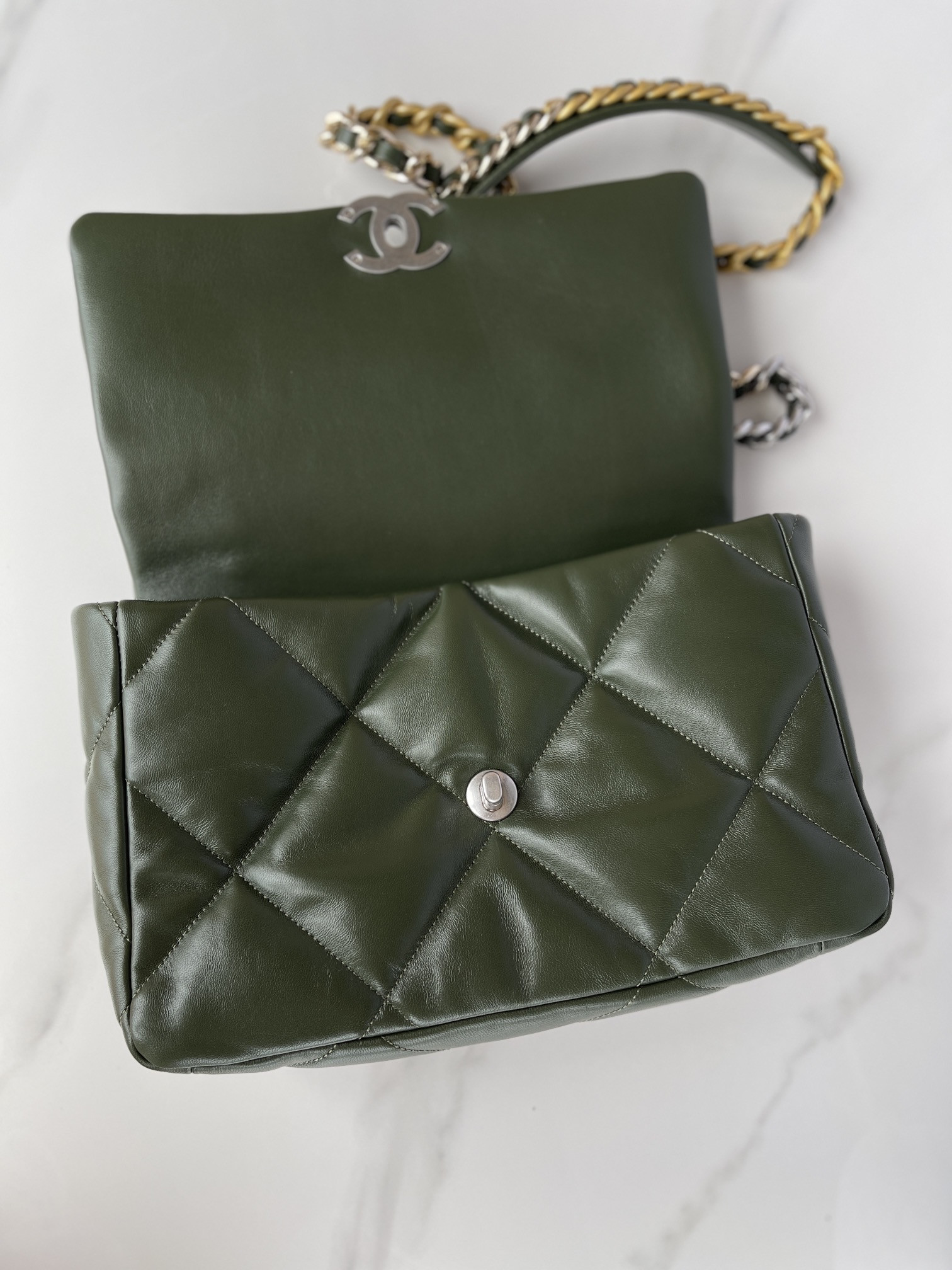 Ch**el 19 LARGE HANDBAG Shiny Leather, Gold-Tone, Silver-Tone & Ruthenium-Finish Metal Dark Green 7.8 × 11.7 × 3.9 in