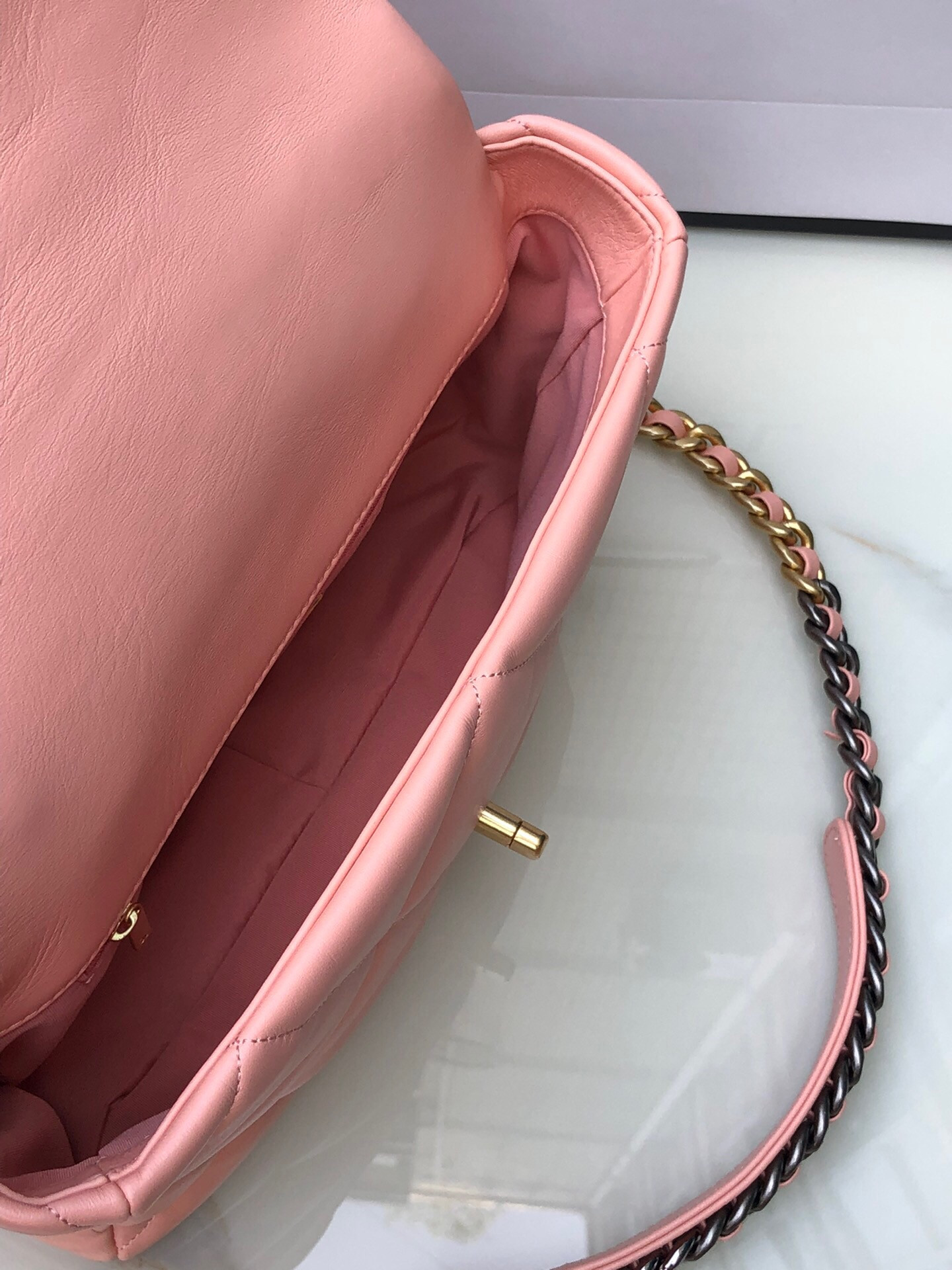 Ch**el 19 LARGE HANDBAG Shiny Leather, Gold-Tone, Silver-Tone & Ruthenium-Finish Metal Light Pink 7.8 × 11.7 × 3.9 in