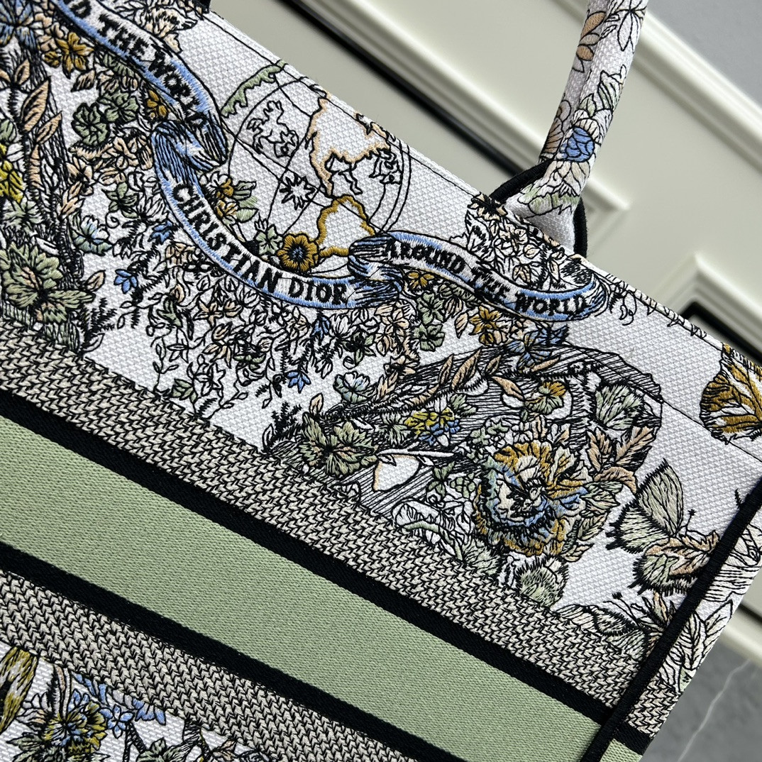 Large D10r BOOK TOTE WHITE MULTICOLOR TOILE DE JOUY MEXICO EMBROIDERY 16.5 x 14 x 7.5 inches