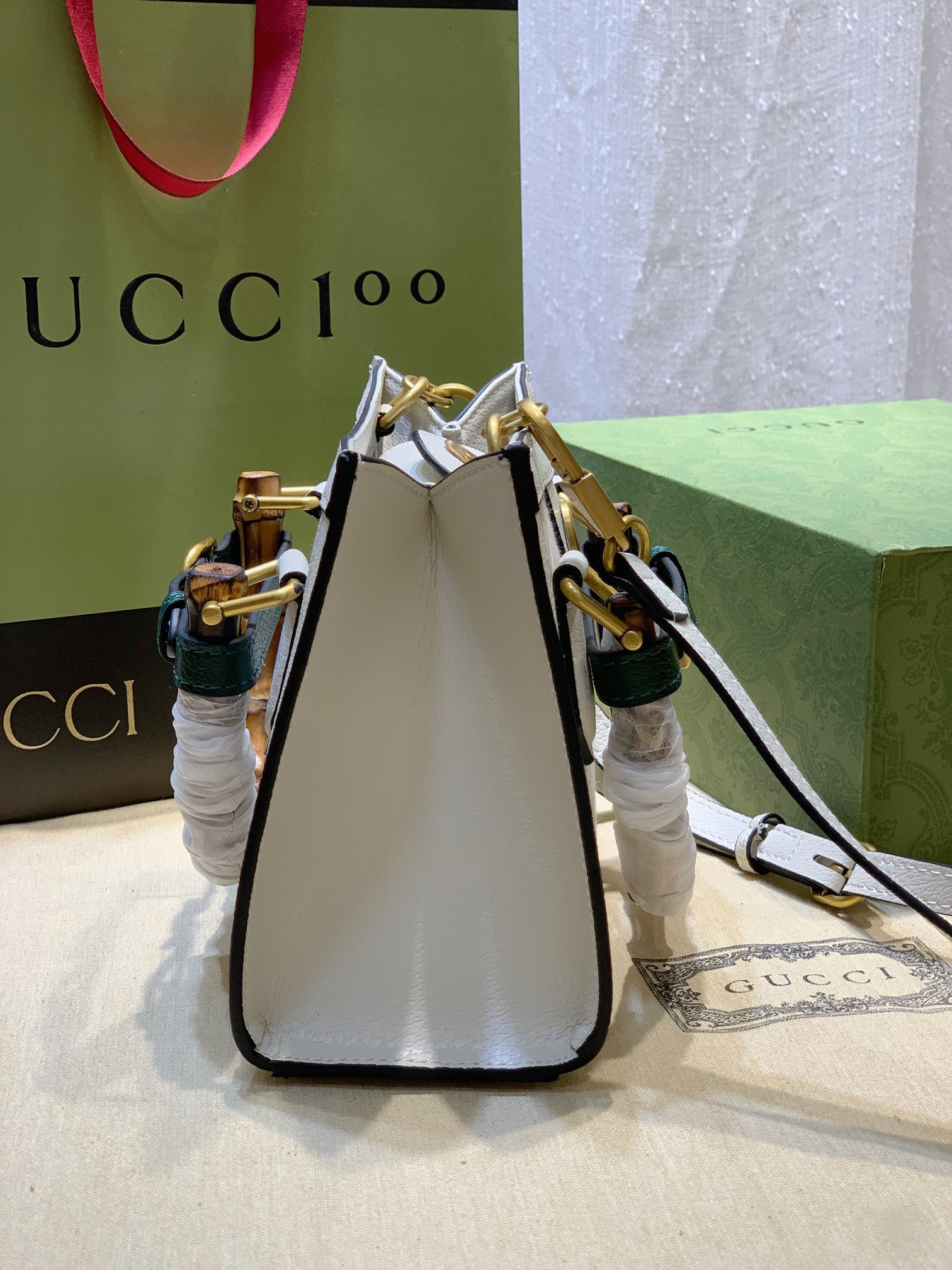 Gvc*1 DIANA MINI TOTE BAG 20W x 16H x 10D CM