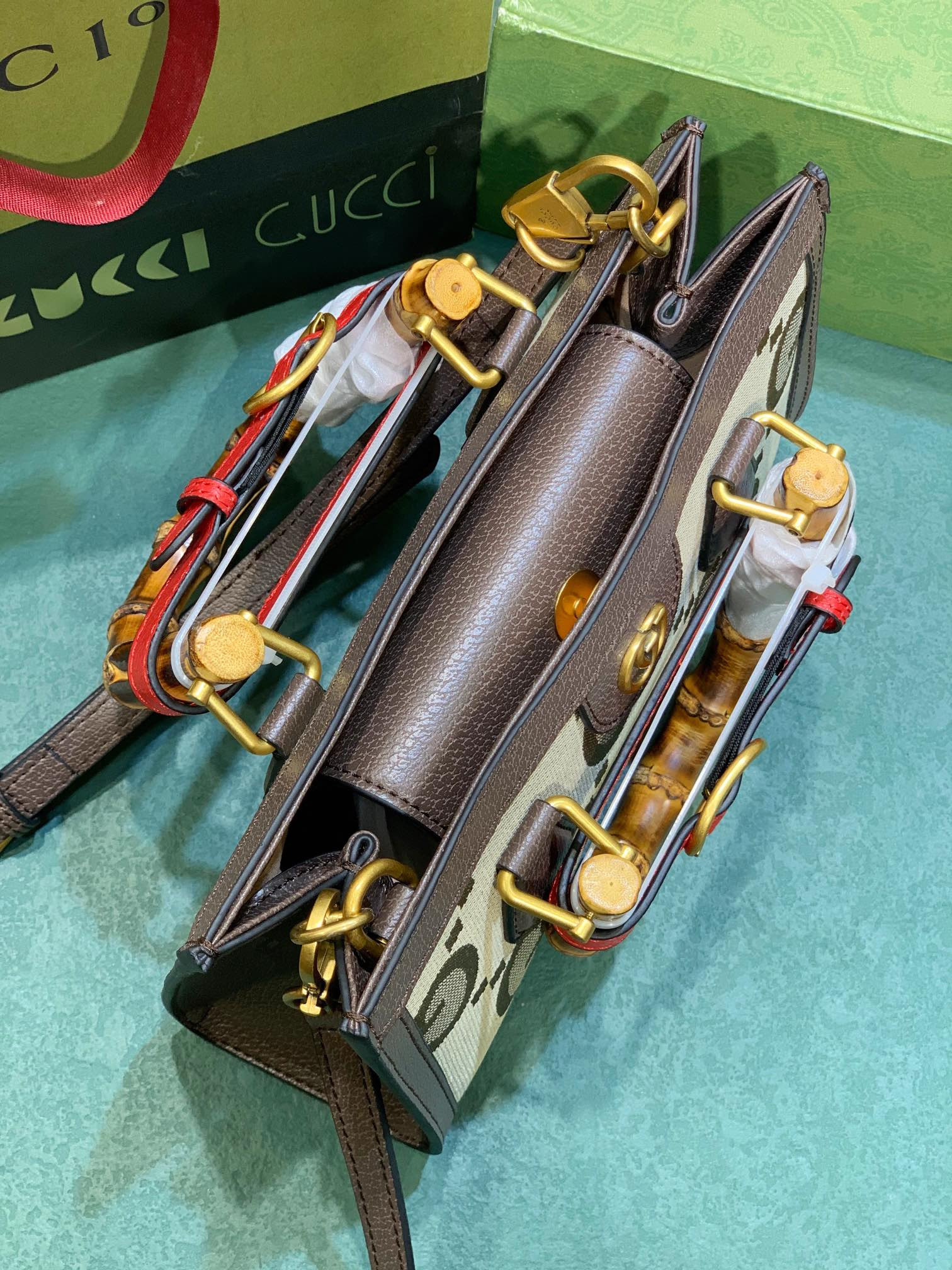 Gvc*1 DIANA SMALL SHOULDER BAG 25W x 16H x 9D CM