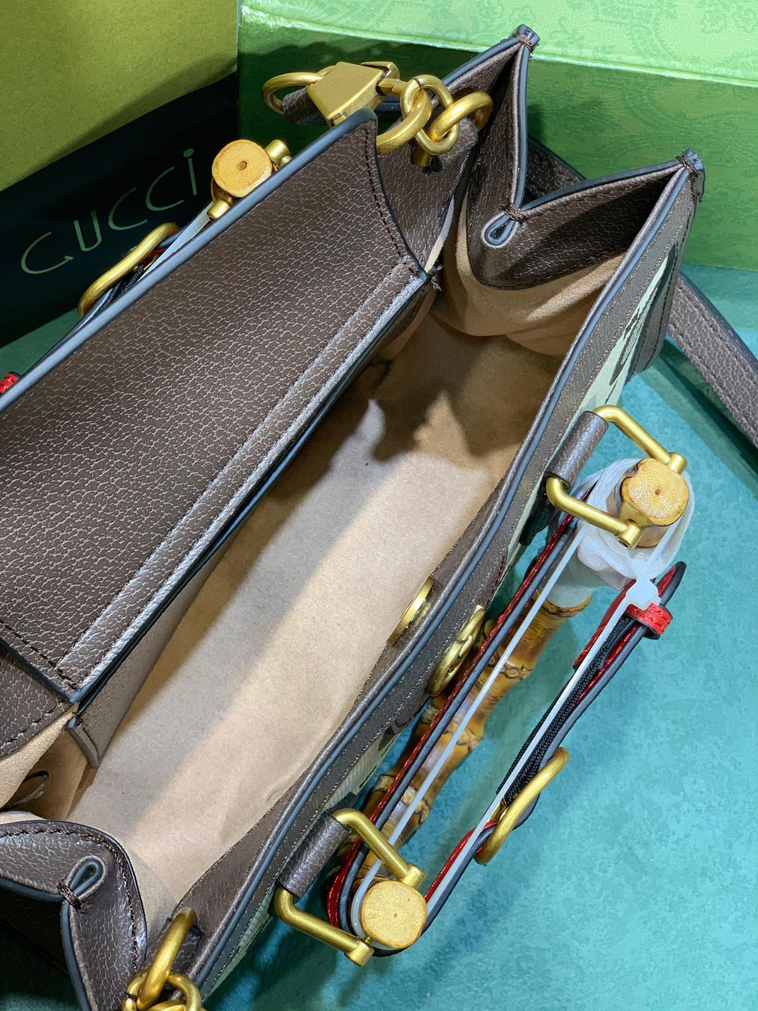 Gvc*1 DIANA SMALL SHOULDER BAG 25W x 16H x 9D CM