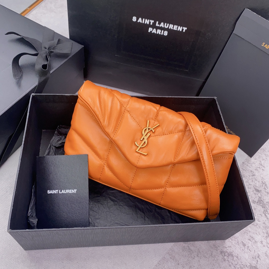 Y51 PUFFER IN LEATHER ORANGE 23 X 15.5 X 5.8 CM