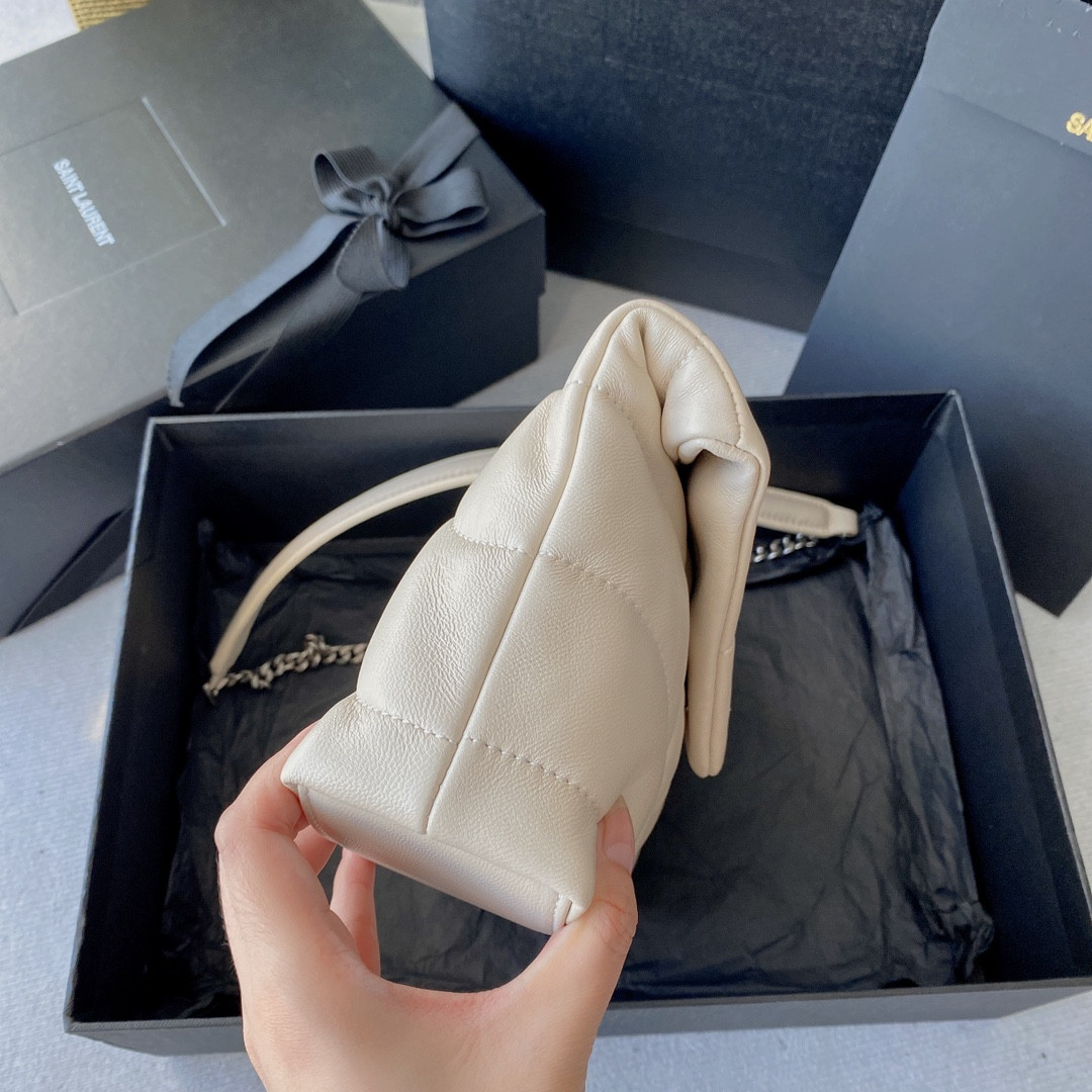 Y51 PUFFER IN LEATHER WHITE SILVER 23 X 15.5 X 5.8 CM