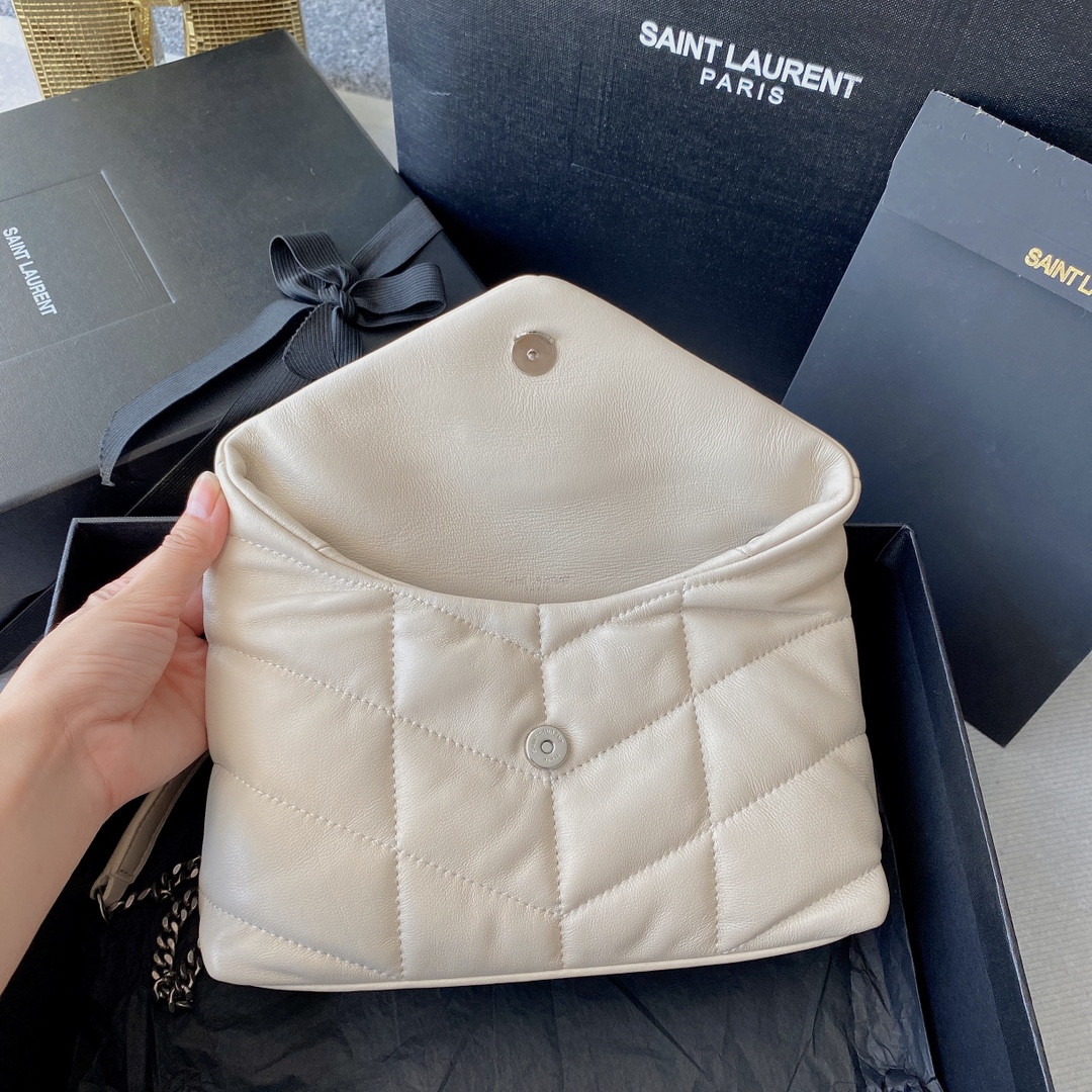 Y51 PUFFER IN LEATHER WHITE SILVER 23 X 15.5 X 5.8 CM