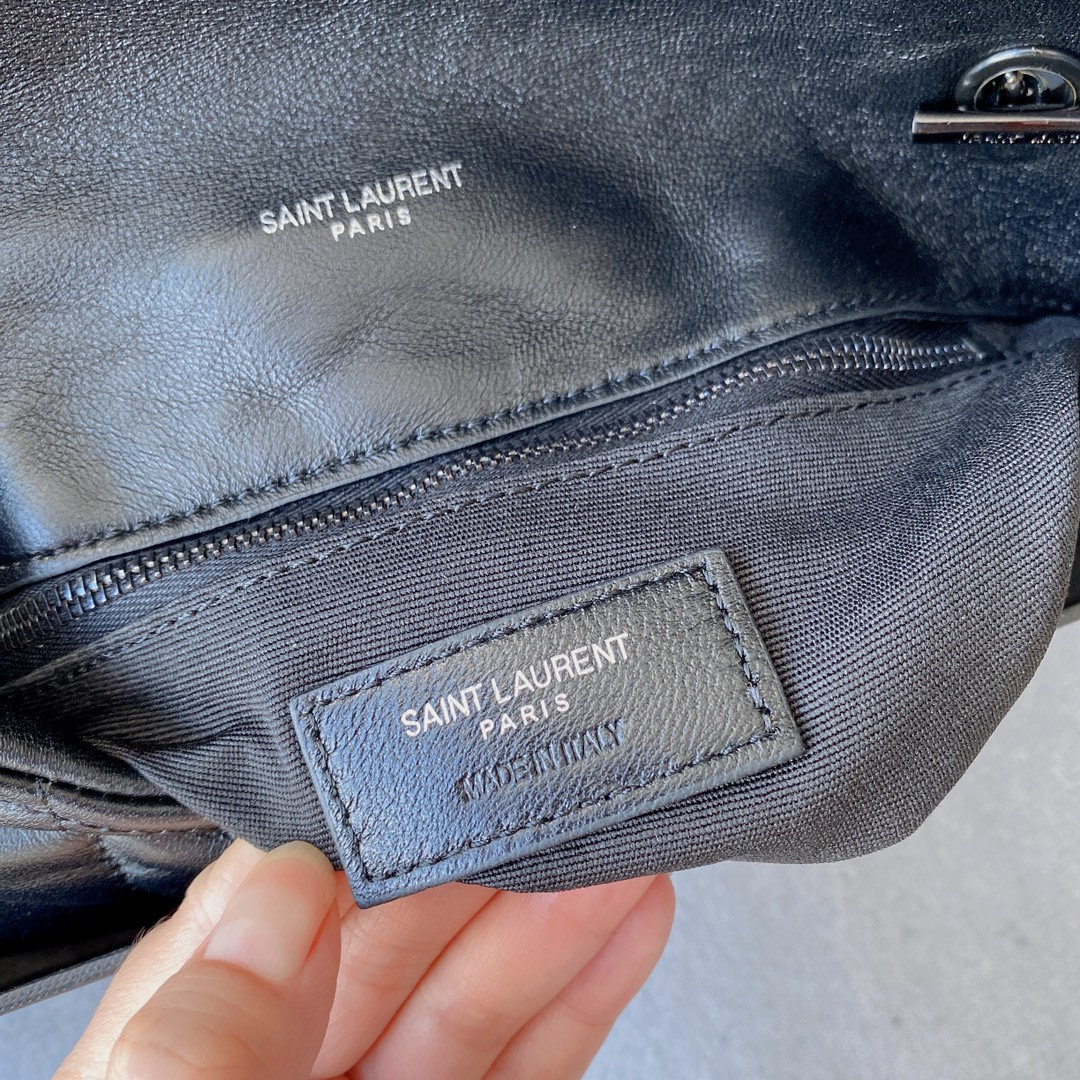 Y51 PUFFER IN LEATHER NAVY 23 X 15.5 X 5.8 CM