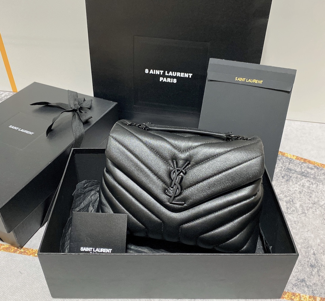 Y51 LOULOU SMALL IN QUILTED LEATHER BLACK 9 X 6.1 X 3.3 INCHES