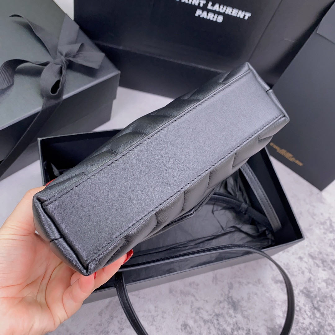 Y51 TOY LOULOU IN QUILTED LEATHER BLACK 7.9 X 5.5 X 3 INCHES