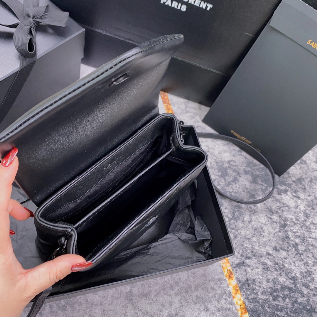 Y51 TOY LOULOU IN QUILTED LEATHER ALL BLACK 7.9 X 5.5 X 3 INCHES