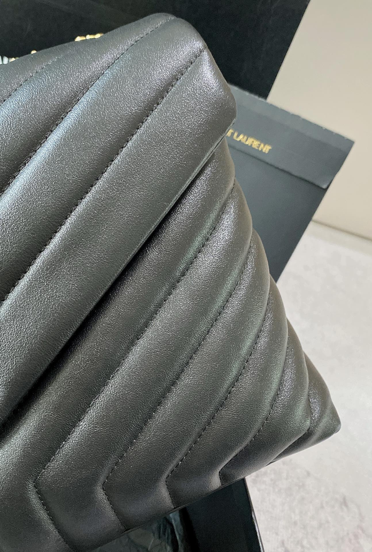 Y51 LOULOU MEDIUM IN QUILTED LEATHER BLACK 12.5 X 8.6 X 3.5 INCHES