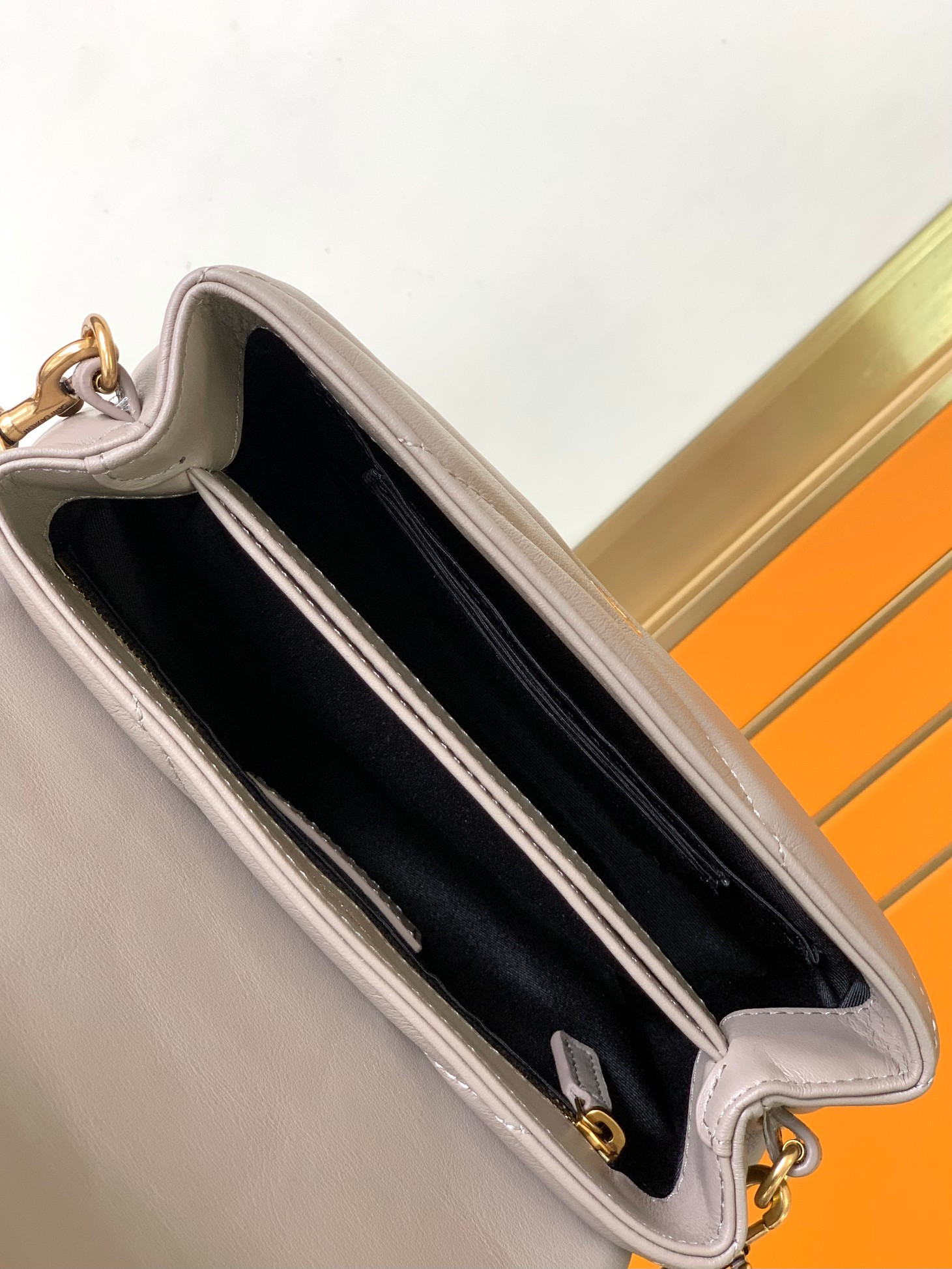 Y51 TOY LOULOU IN QUILTED LEATHER GREYISH BROWN 7.9 X 5.5 X 3 INCHES