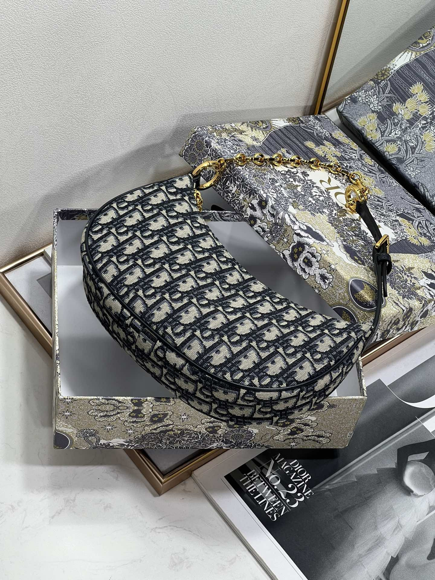 D10r CD Lounge bag blue D10r oblique jacquard 26 x 15x 5.5 cm