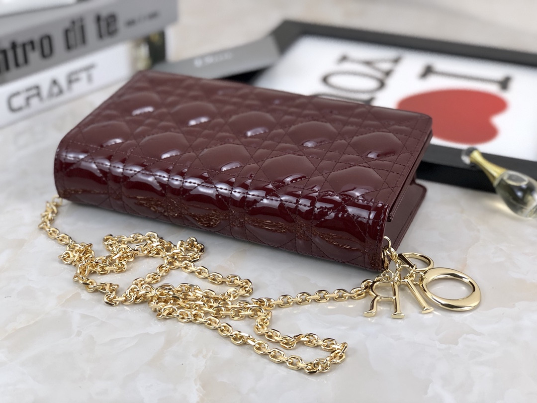 Lady D10r Pouch Red Patent Cannage Calfskin 8.5 x 4.5 x 1 inches