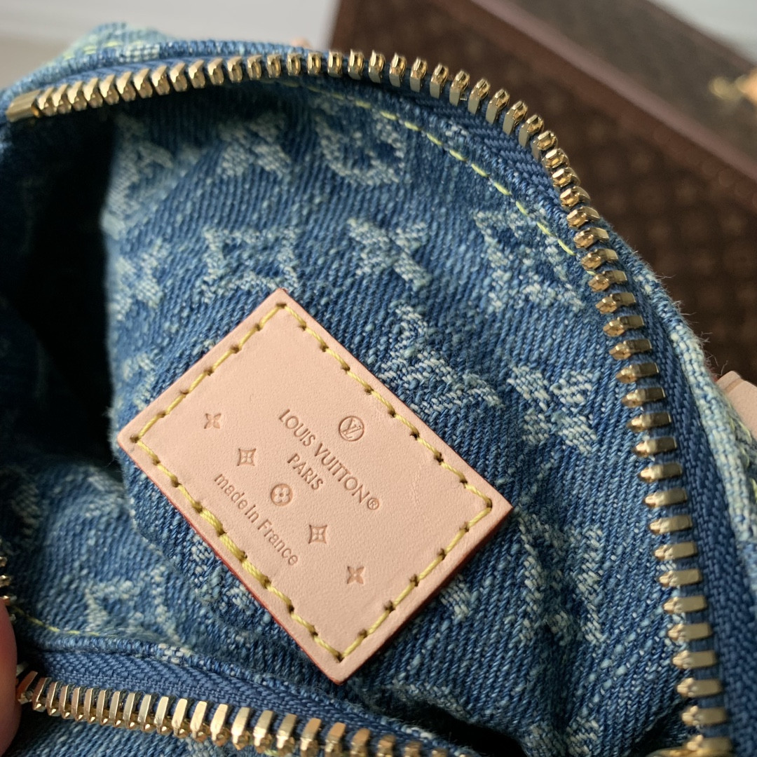 L0vis Vvtt0n M82950 Nano Speedy 6.3 x 3.9 x 3 inches