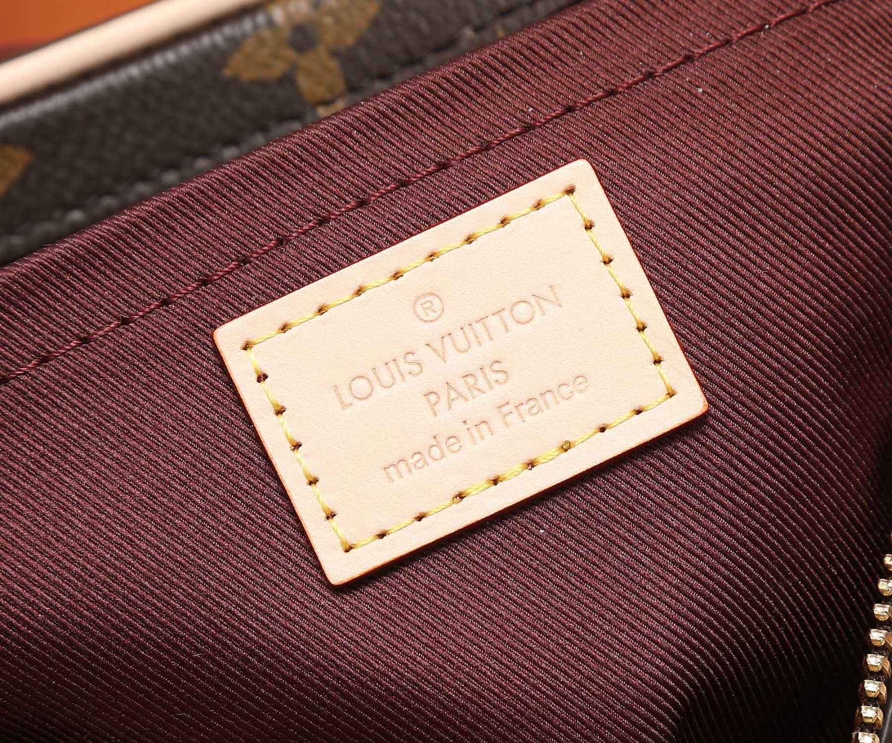 L0vis Vvtt0n M46828 Croissant MM 9.8 x 5.9 x 2 inches