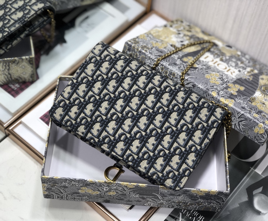 D10r Saddle Pouch  Blue D10r Oblique Jacquard 8.5 x 5.5 x 1.5 inches