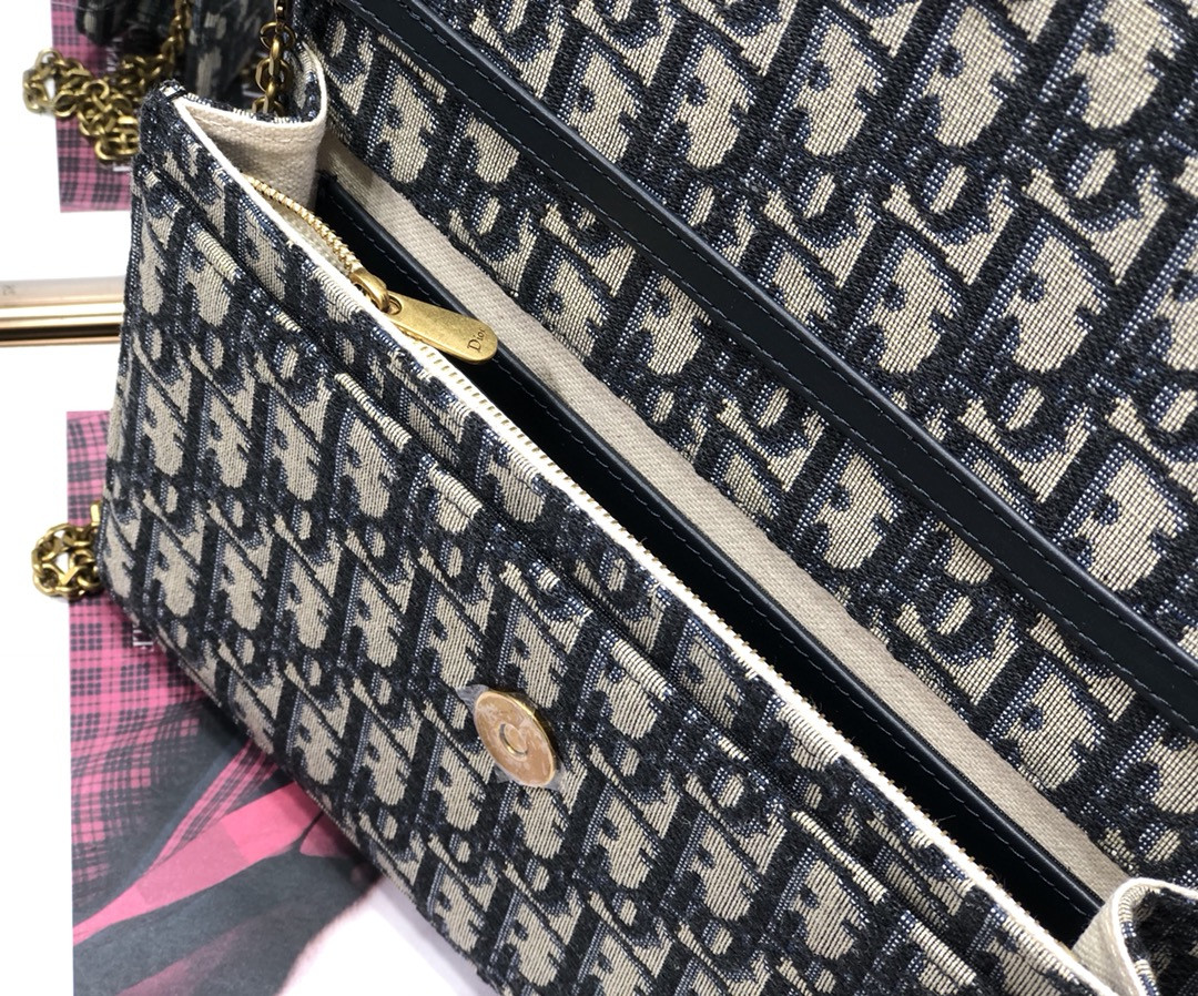 D10r Saddle Pouch  Blue D10r Oblique Jacquard 8.5 x 5.5 x 1.5 inches