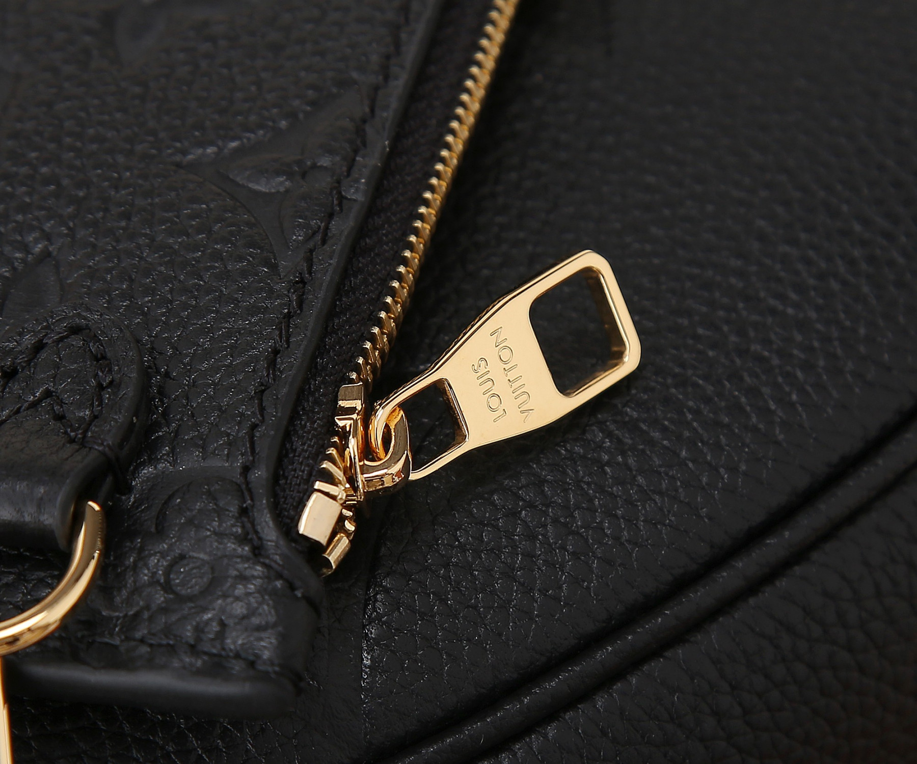 LV Loop Hobo M46725 15 x 10.2 x 3.9 inches