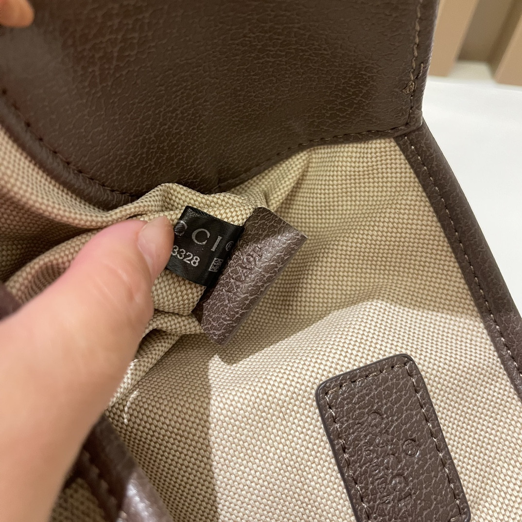 Gvc*1 APHRODITE SHOULDER BAG 27 X 13.5 X 2 cm