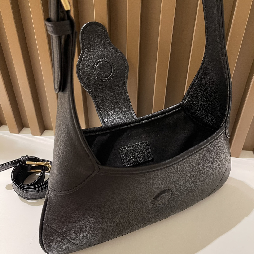 Gvc*1 APHRODITE SHOULDER BAG BLACK 27 X 13.5 X 2 cm