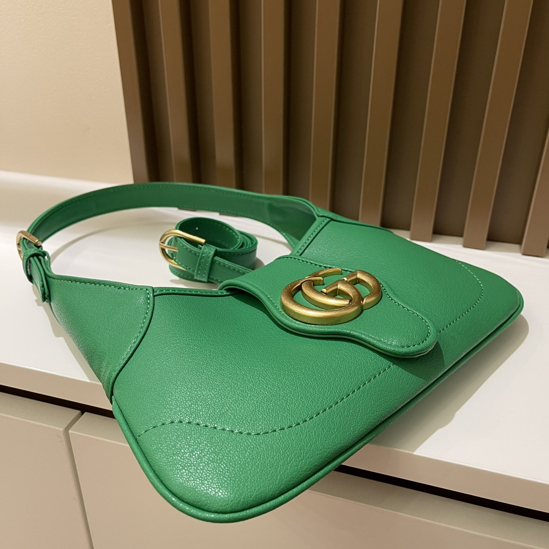 Gvc*1 APHRODITE SHOULDER BAG GREEN 27 X 13.5 X 2 cm