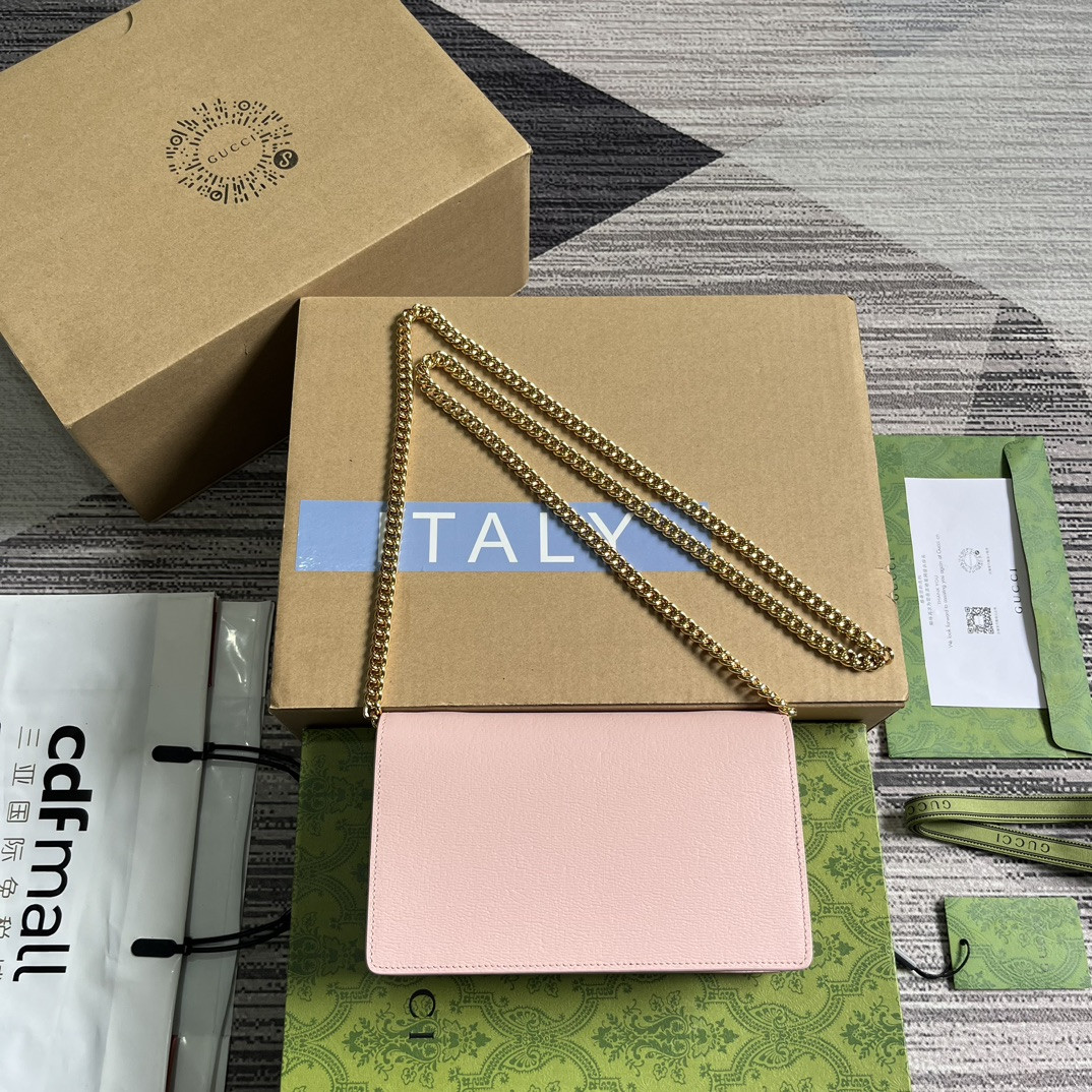 CHAIN WALLET WITH Gvc*1 SCRIPT PINK 7.8"W x 5"H x 1.6"D