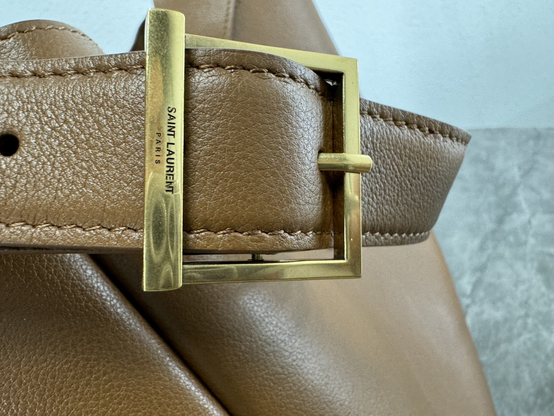 Y51 LE 5 À 7 S*pPLE LARGE IN SMOOTH LEATHER DUSTY GREY 11.8" X 11" X 4.3"