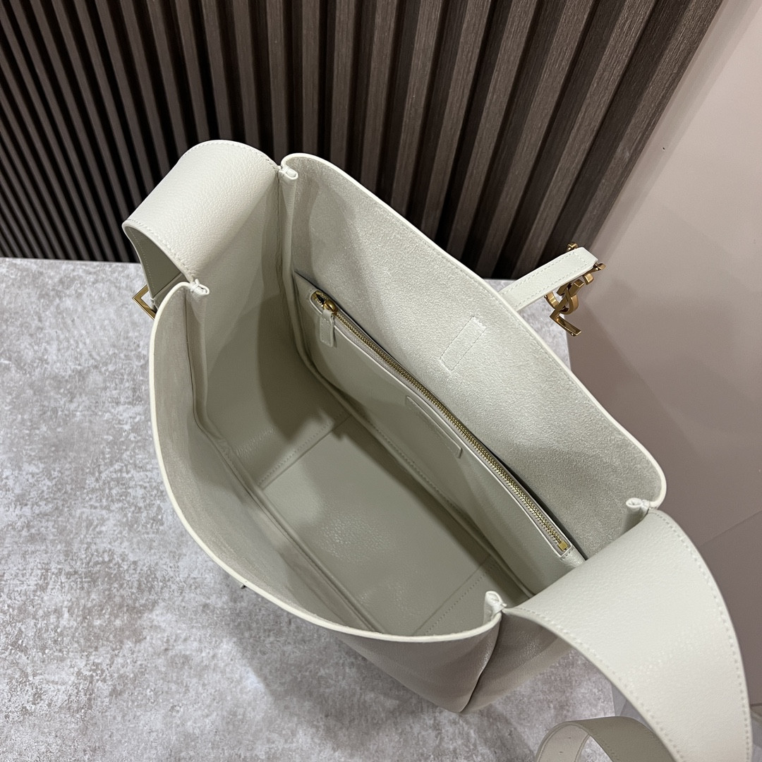 Y51 LE 5 À 7 S*pPLE LARGE IN SMOOTH LEATHER BLANC VINTAGE 11.8" X 11" X 4.3"