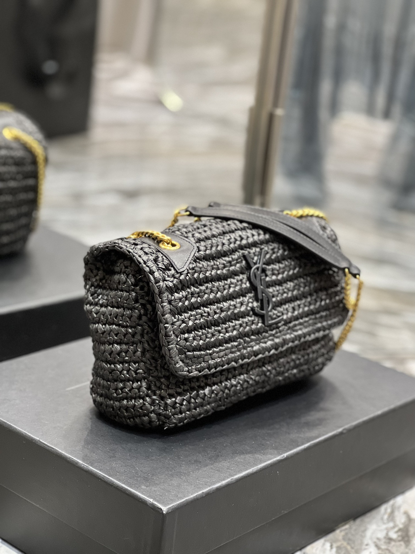 Y51 NIKI CHAIN BAG IN RAFFIA AND LEATHER BLACK 22×16.5×12 CM